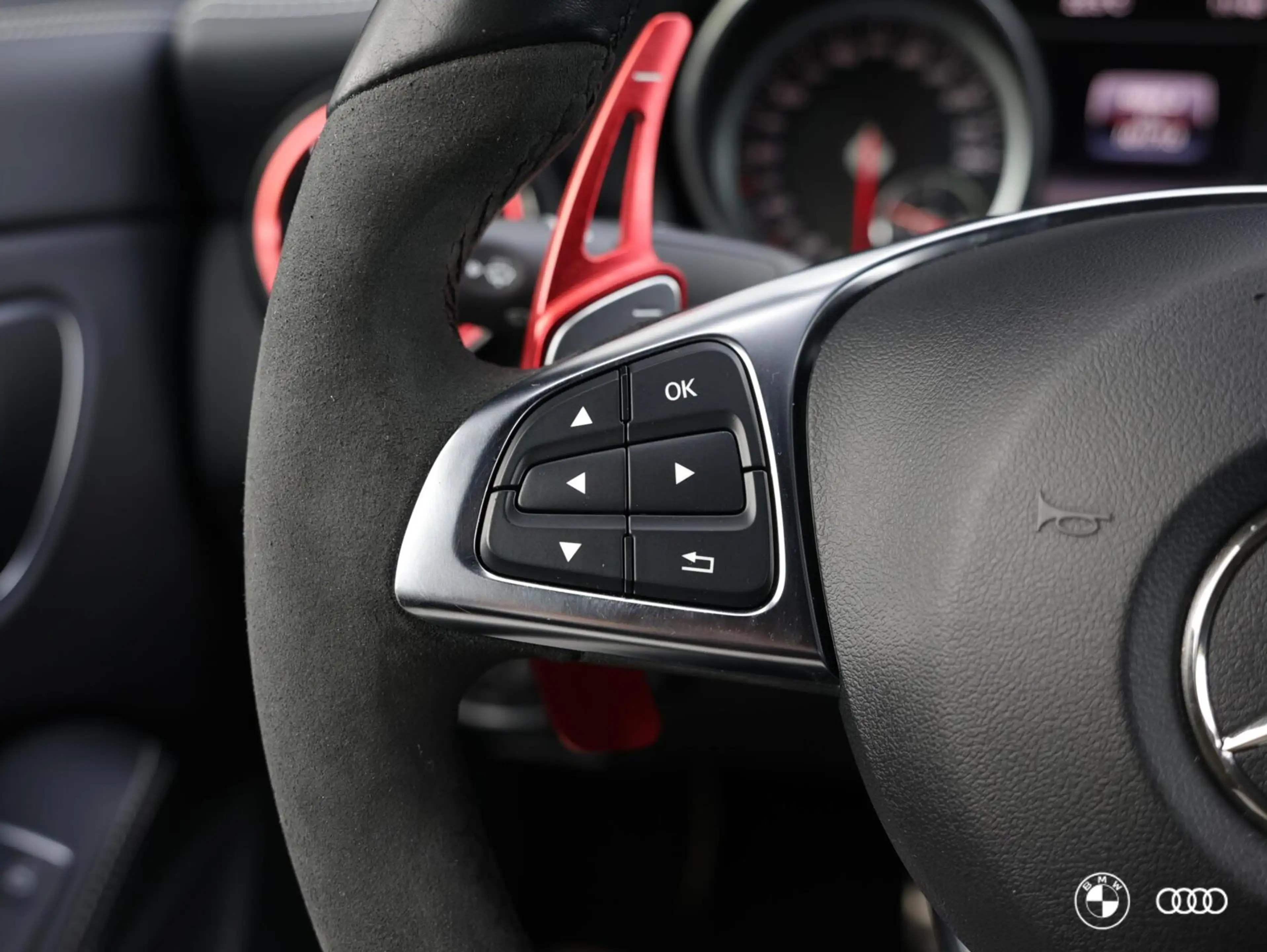 Mercedes-Benz CLA 180 AMG EDITION / AMBIENTE / CLIMA / PDC / LEDER/STOF — photo 14