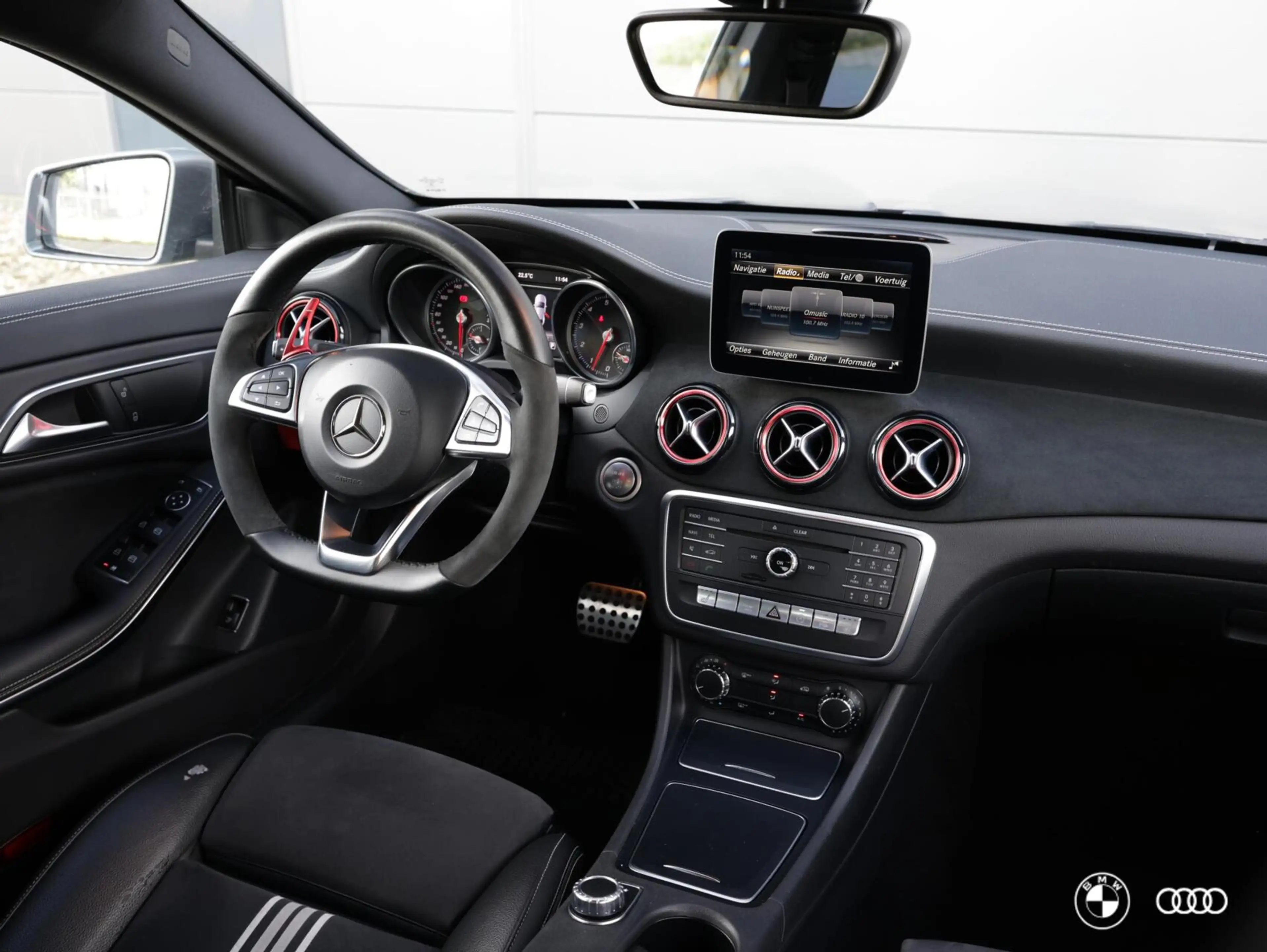 Mercedes-Benz CLA 180 AMG EDITION / AMBIENTE / CLIMA / PDC / LEDER/STOF — photo 40