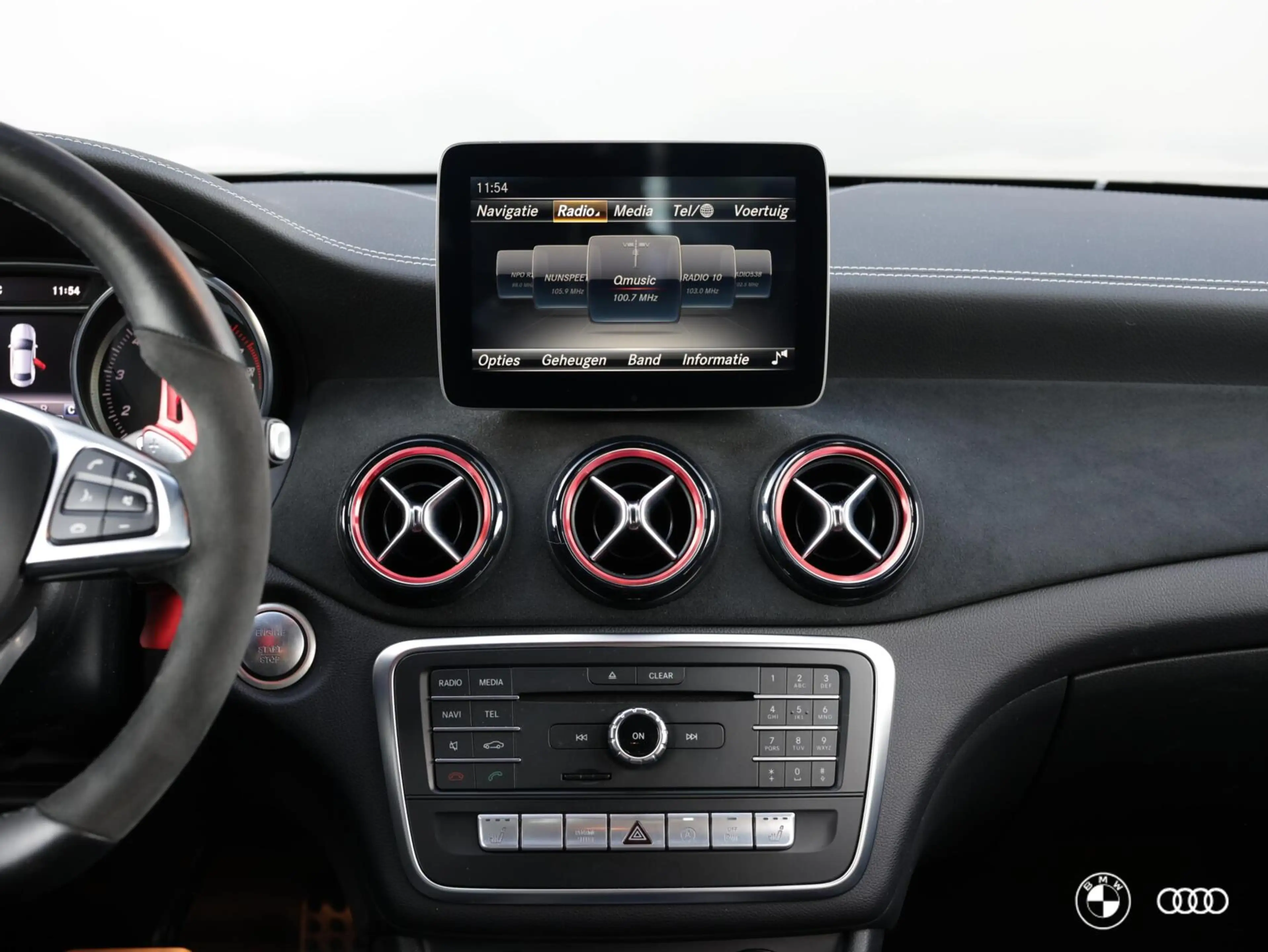Mercedes-Benz CLA 180 AMG EDITION / AMBIENTE / CLIMA / PDC / LEDER/STOF — photo 29