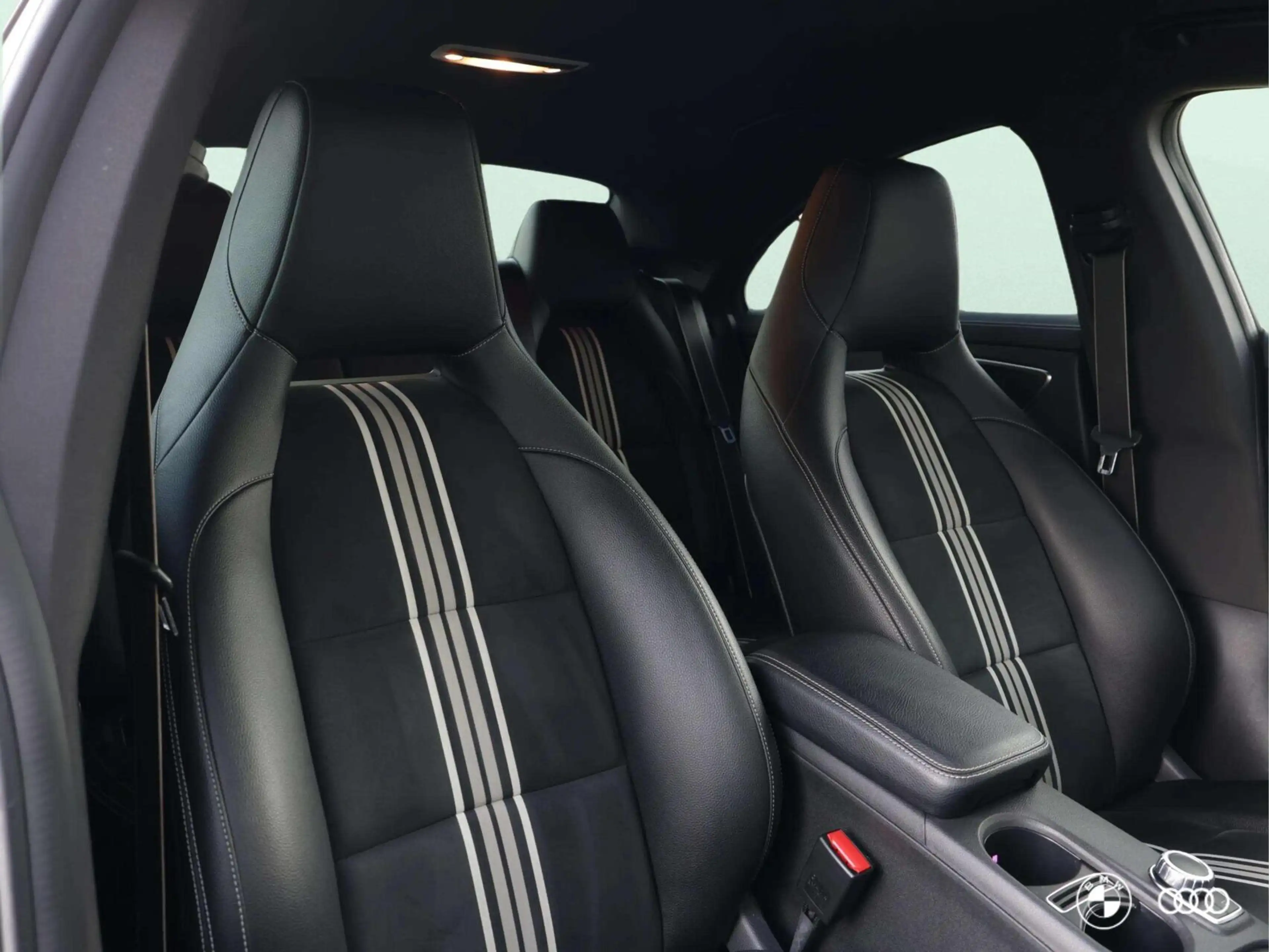 Mercedes-Benz CLA 180 AMG EDITION / AMBIENTE / CLIMA / PDC / LEDER/STOF — photo 27