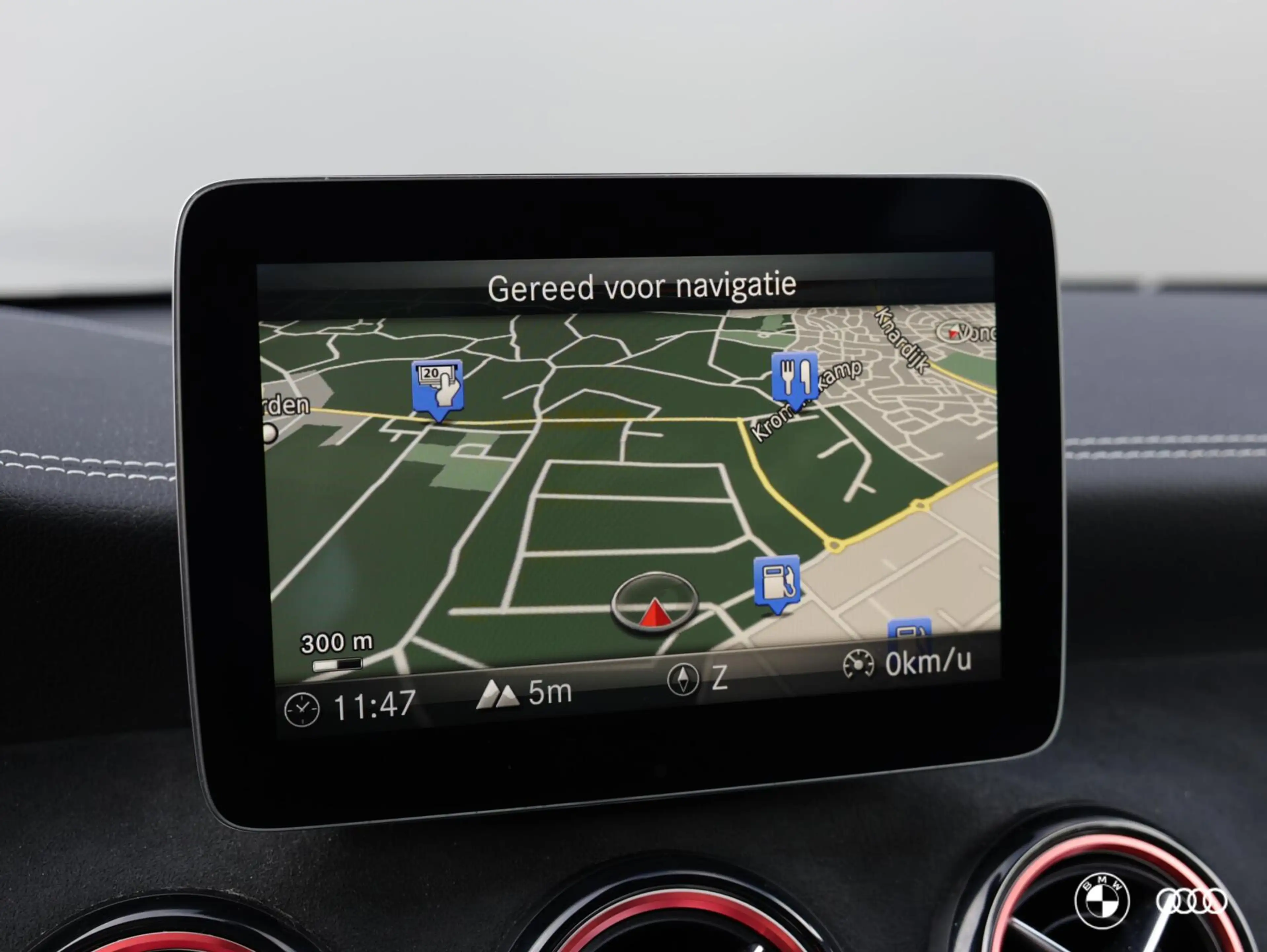 Mercedes-Benz CLA 180 AMG EDITION / AMBIENTE / CLIMA / PDC / LEDER/STOF — photo 32