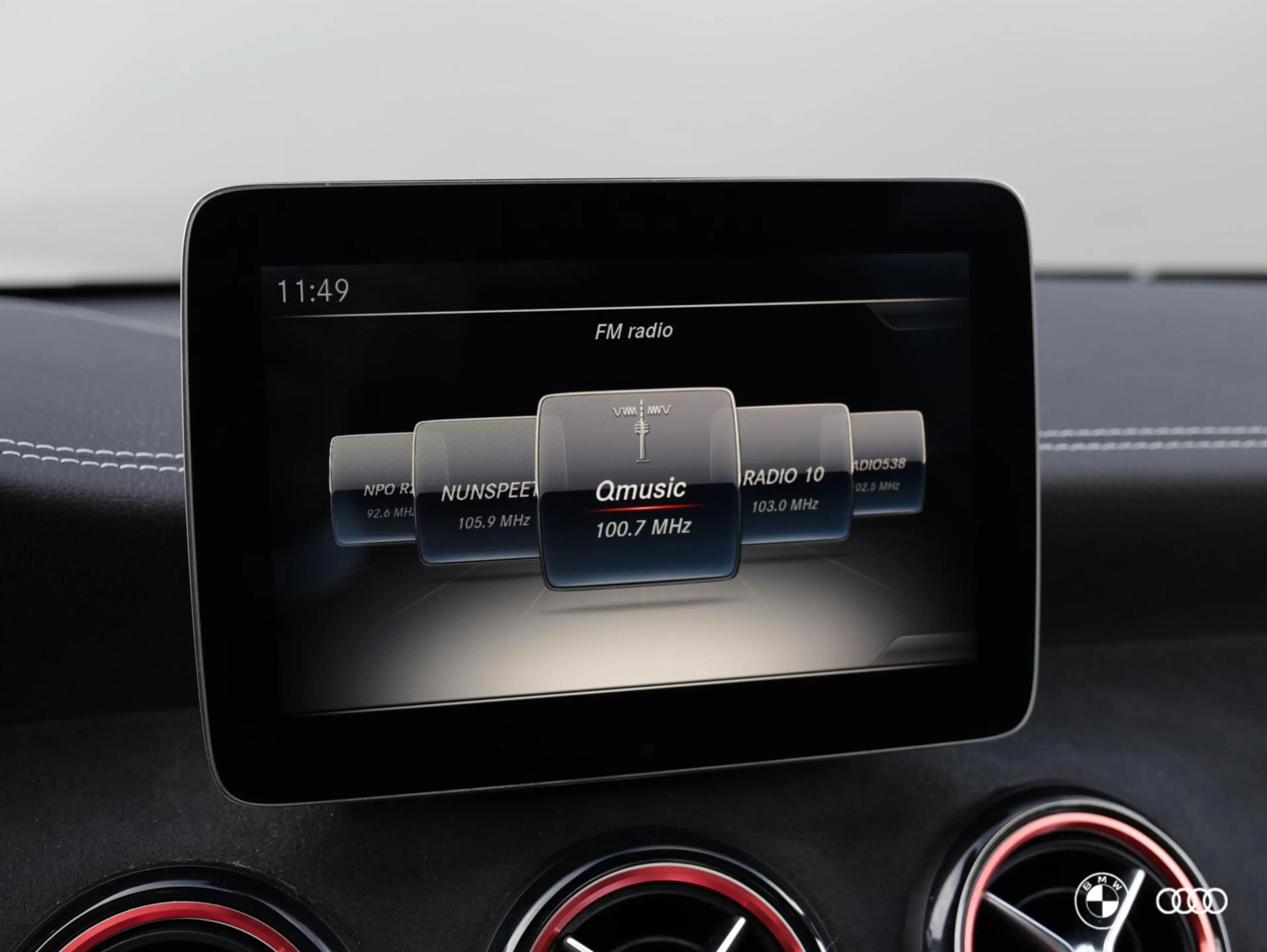 Mercedes-Benz CLA 180 AMG EDITION / AMBIENTE / CLIMA / PDC / LEDER/STOF — photo 36
