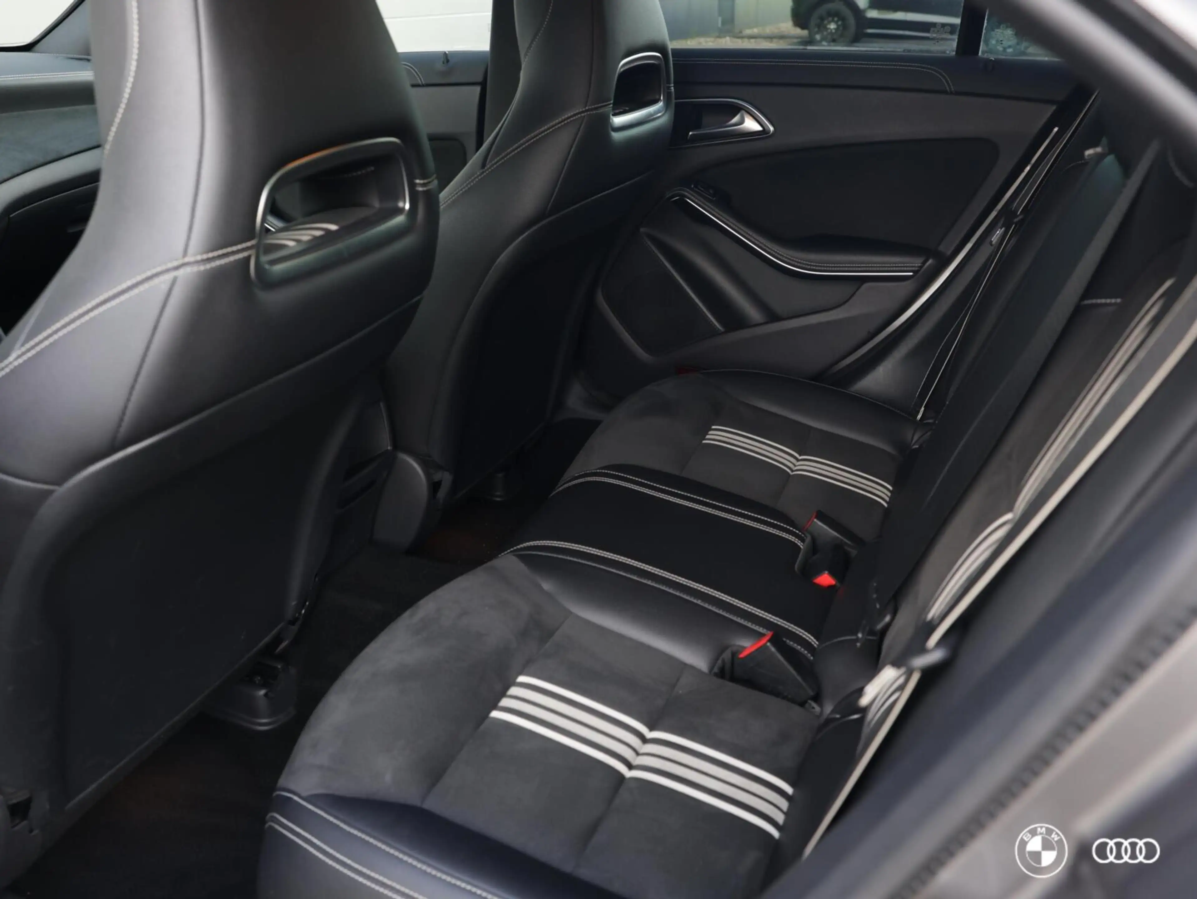 Mercedes-Benz CLA 180 AMG EDITION / AMBIENTE / CLIMA / PDC / LEDER/STOF — photo 39