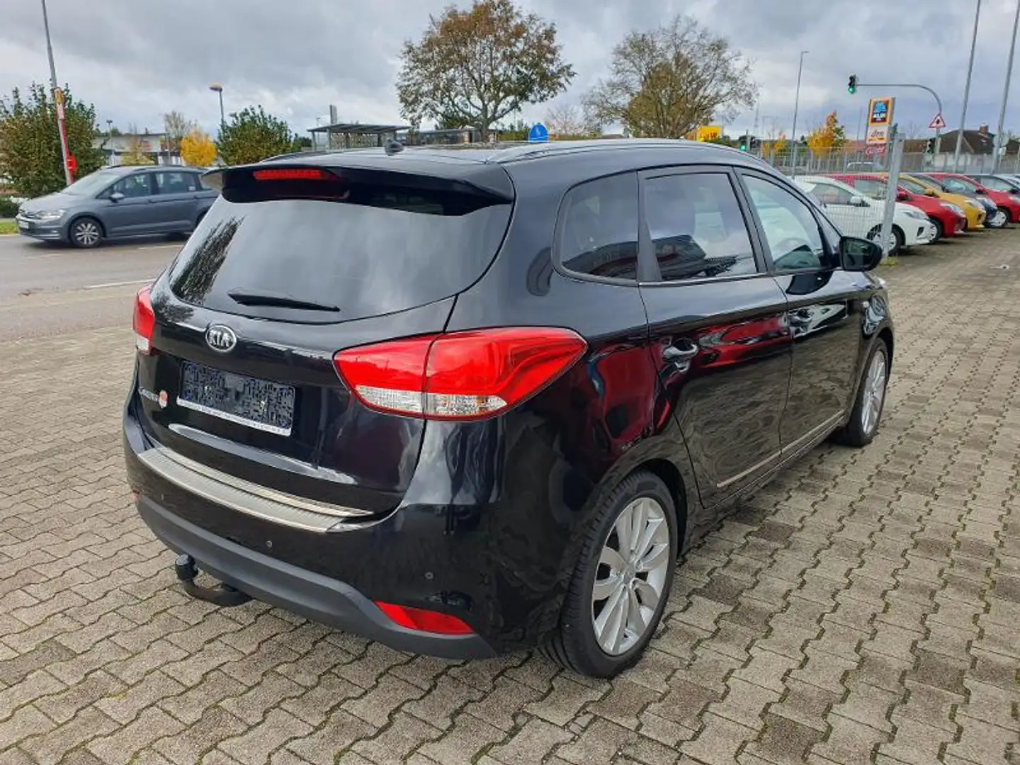 Kia Carens 1.6 FIFA World Cup Edition Schwarz - 2