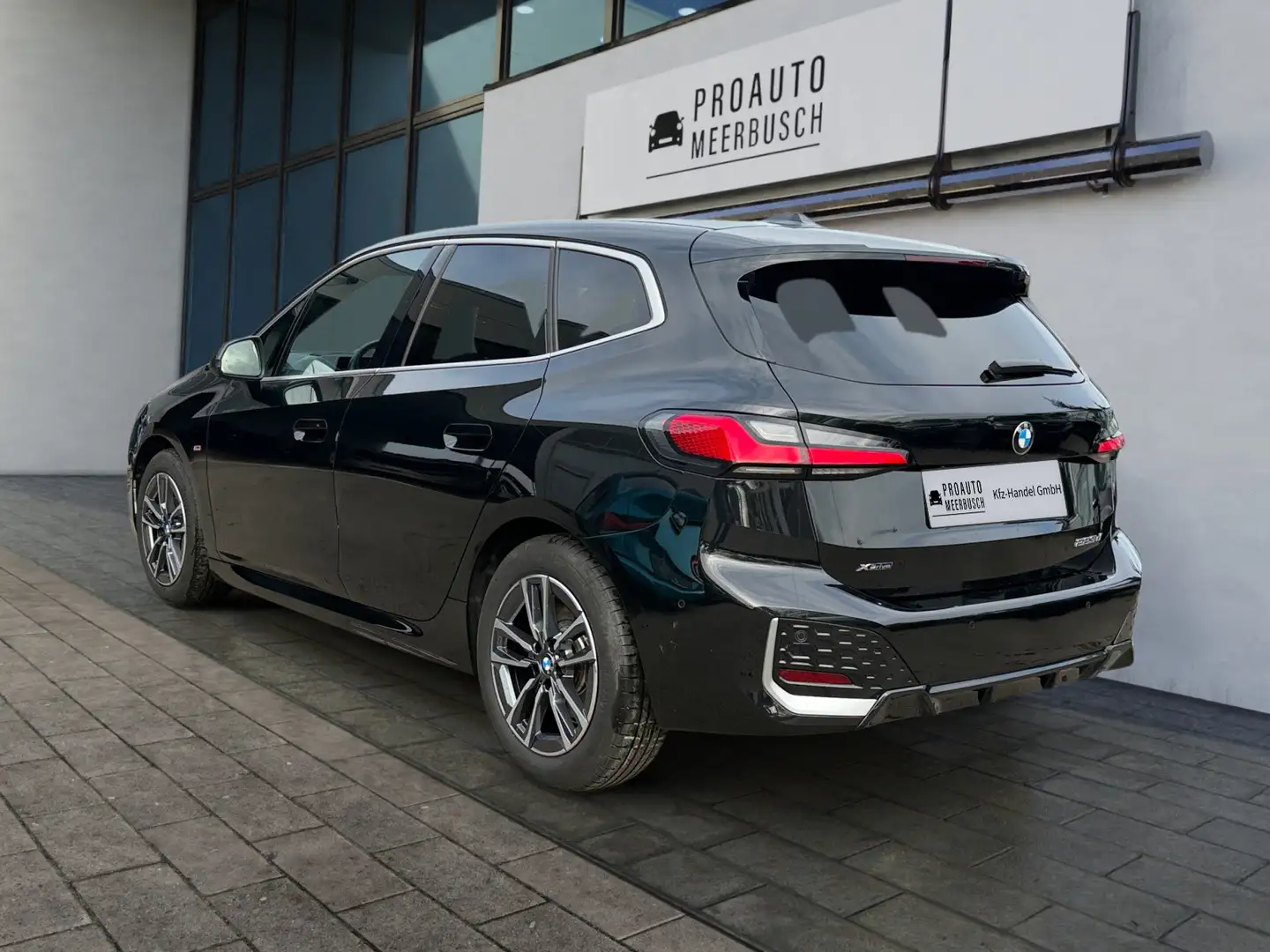 BMW 223 d xDrive Active Tourer M SPORT AHK/HUD/PANO/MMRY Schwarz - 2