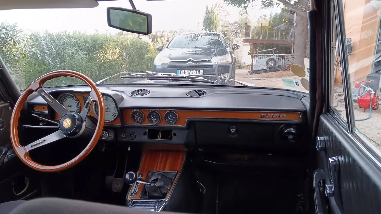 Alfa Romeo 2000 105, foto 5