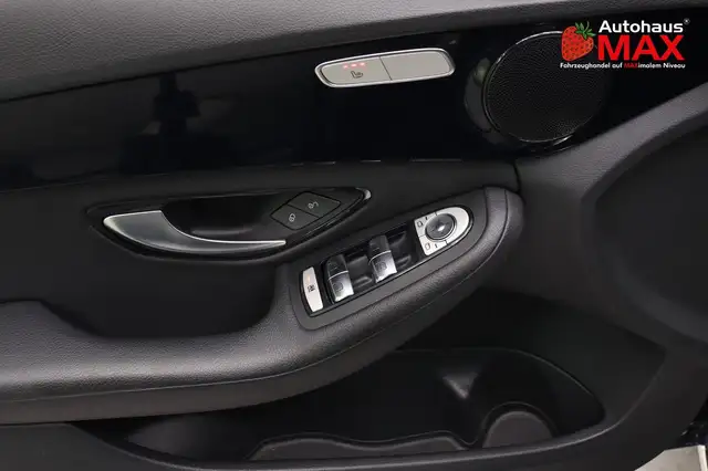 Mercedes-Benz C-Class view 13