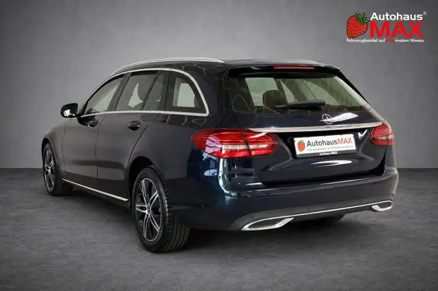 Mercedes-Benz C-Class view 3