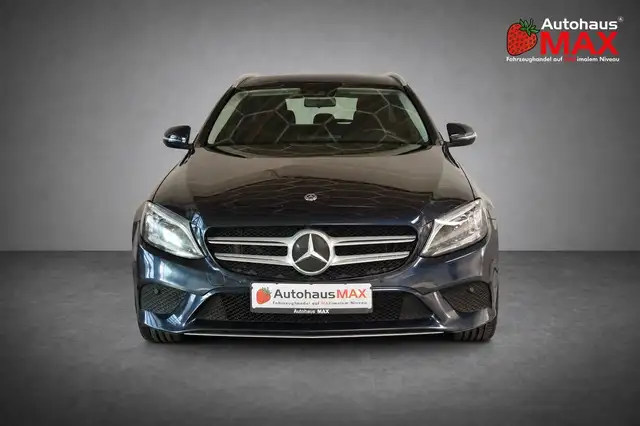 Mercedes-Benz C-Class view 9