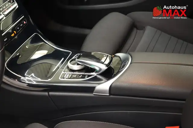 Mercedes-Benz C-Class view 14