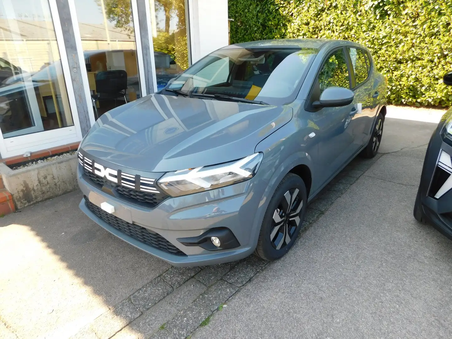 Dacia Sandero III 1.0 TCe 90 Expression (EURO 6e) 1.0 TCe 90 EU6 Grijs - 1