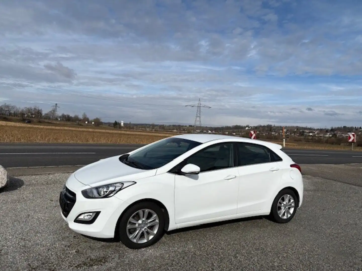 Hyundai i30 1,4 CRDi Comfort Weiß - 2