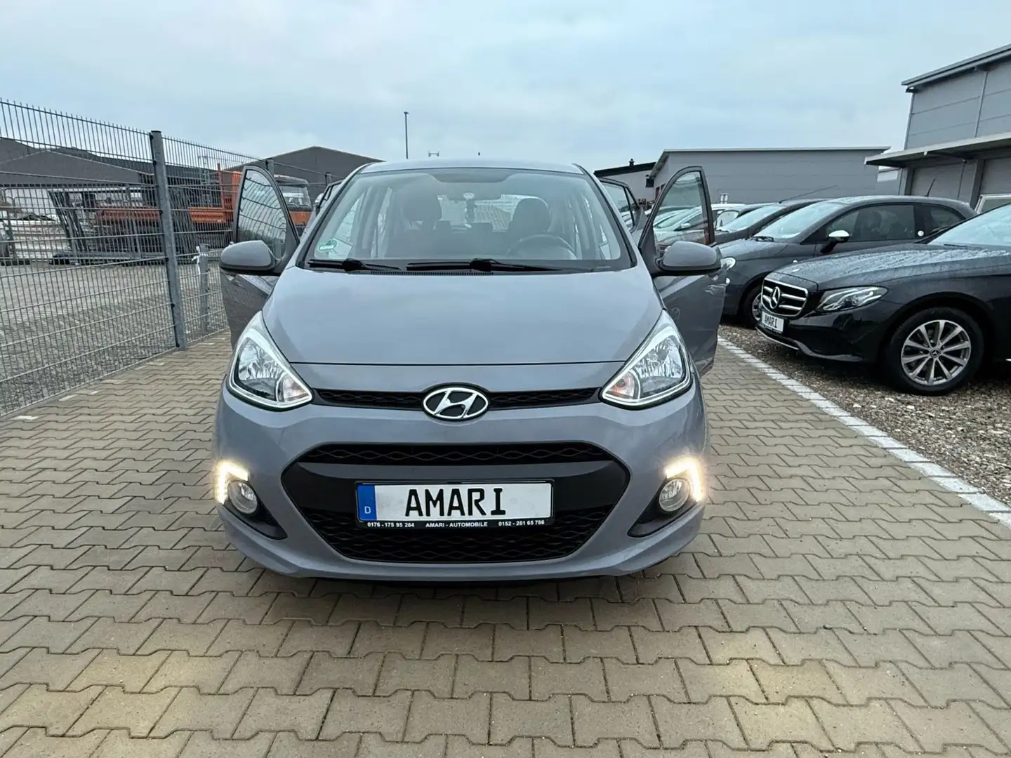 Hyundai i10 FIFA World Cup Edition*MFL*BT*SH*TEMP* Gris - 1