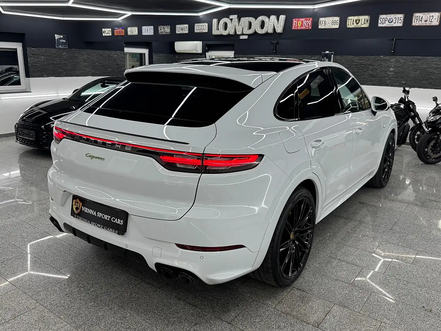 Porsche Cayenne Coupe E-Hybrid*SPORT-DESIGN* Blanc - 2