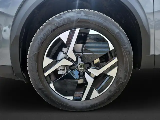 Peugeot 2008 view 9