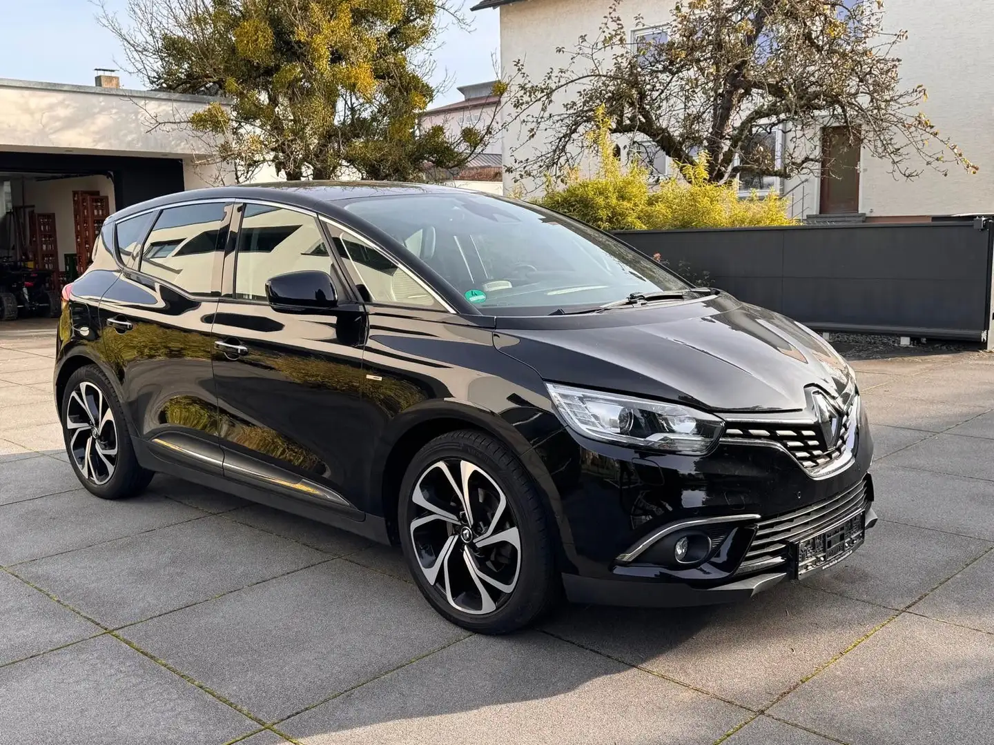 Renault Scenic IV BOSE Edition **AHK/DAB/NAVI/CAM** Schwarz - 2