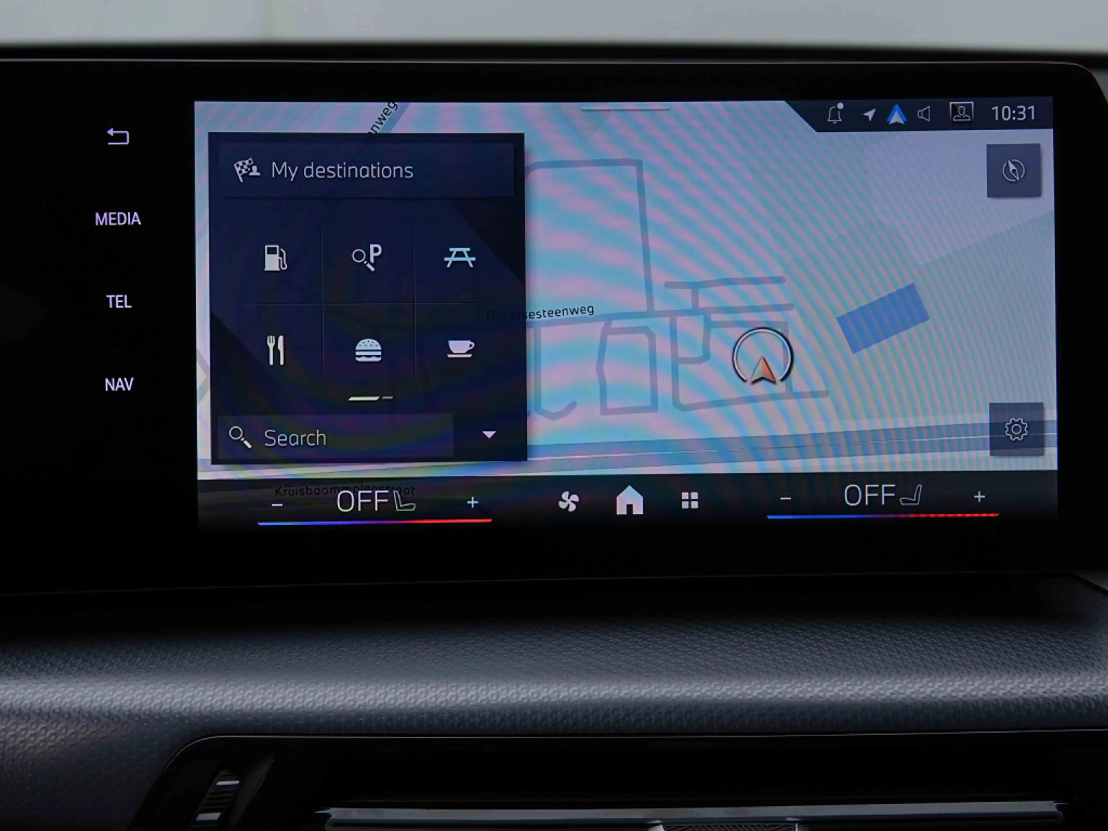 BMW X1 sDrive18iA M Sport | GPS | Keyless | CAM | Matrix LED | Towing Hook — photo 11