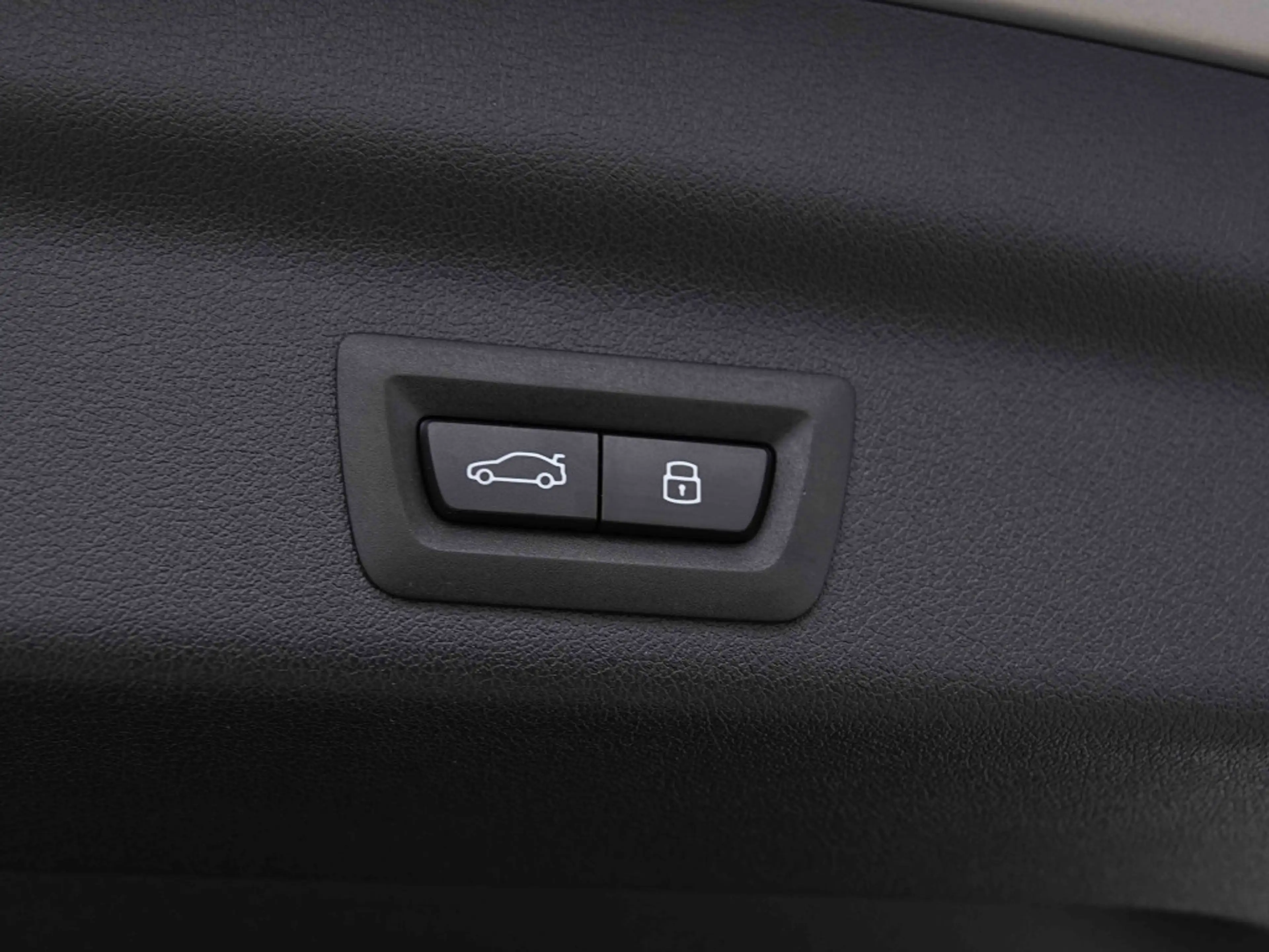 BMW X1 sDrive18iA M Sport | GPS | Keyless | CAM | Matrix LED | Towing Hook — photo 7