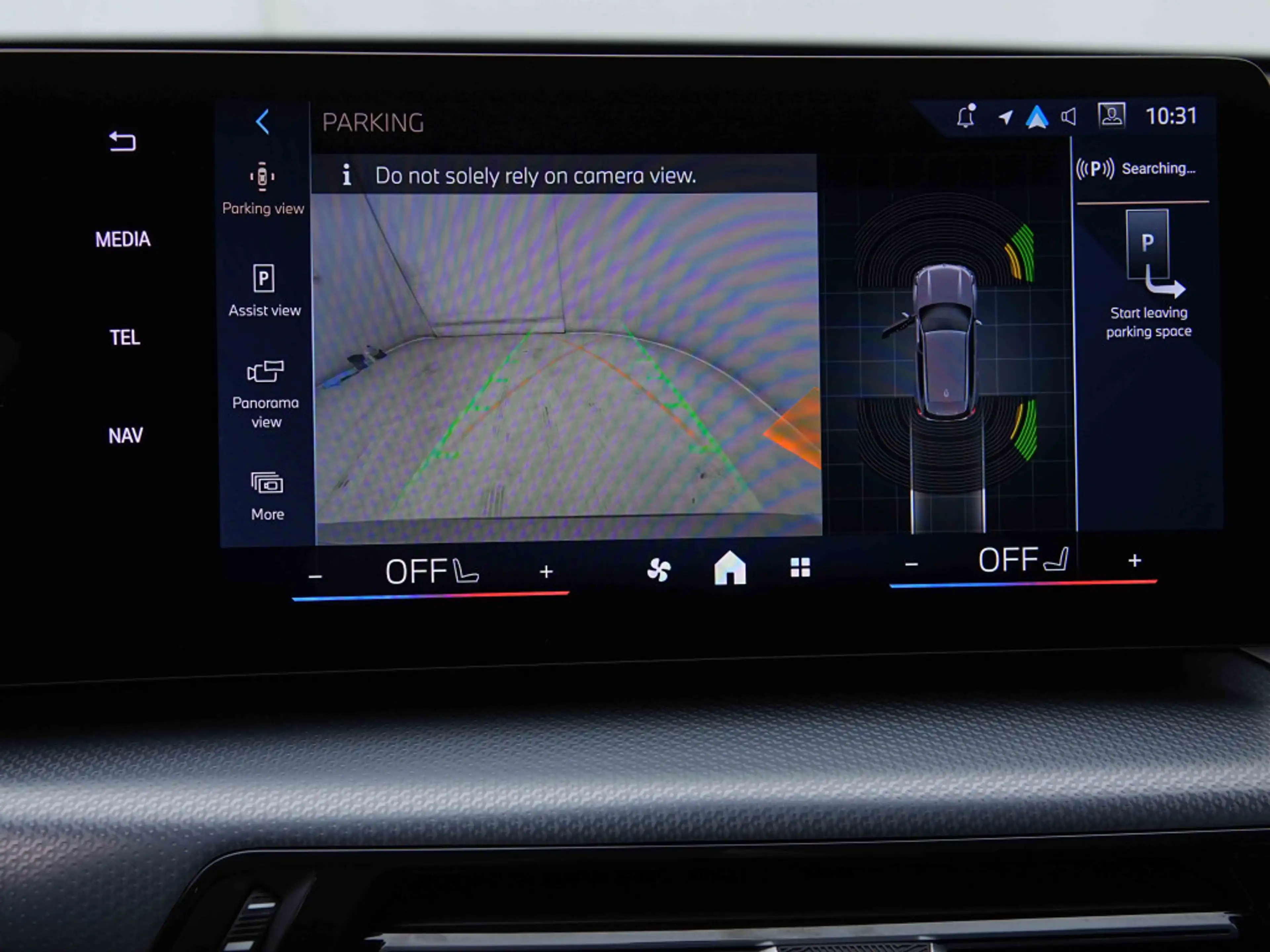 BMW X1 sDrive18iA M Sport | GPS | Keyless | CAM | Matrix LED | Towing Hook — photo 12