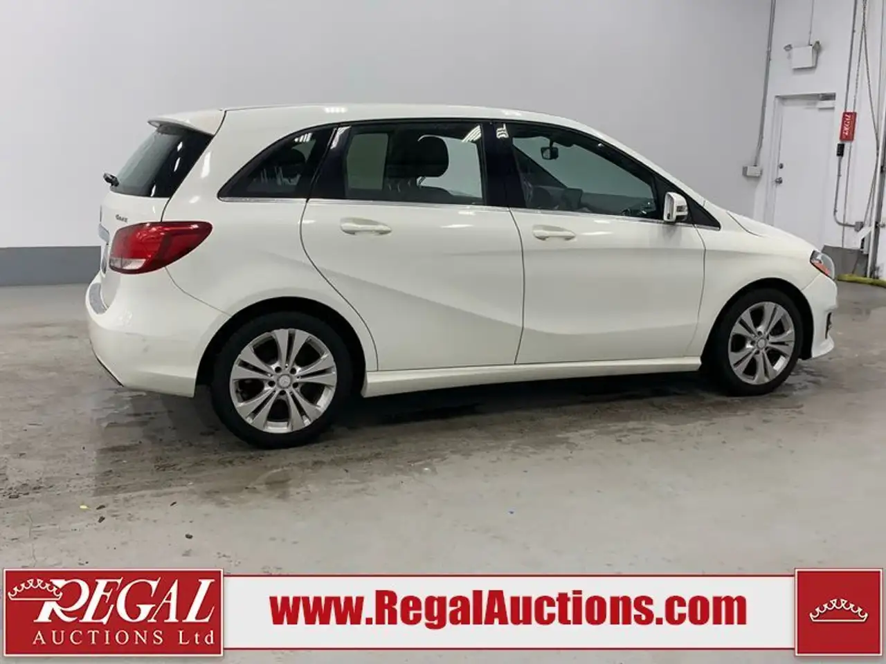 Mercedes-Benz B-Class снимка Mercedes-Benz B-Class