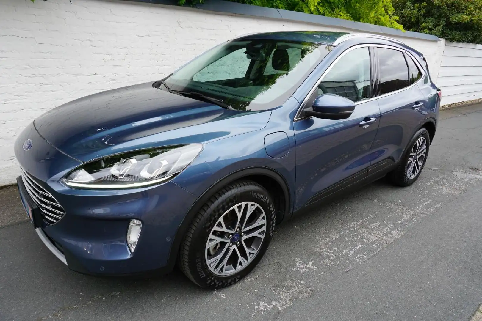 Ford Kuga Plug-In Hybrid Titanium Bleu - 1