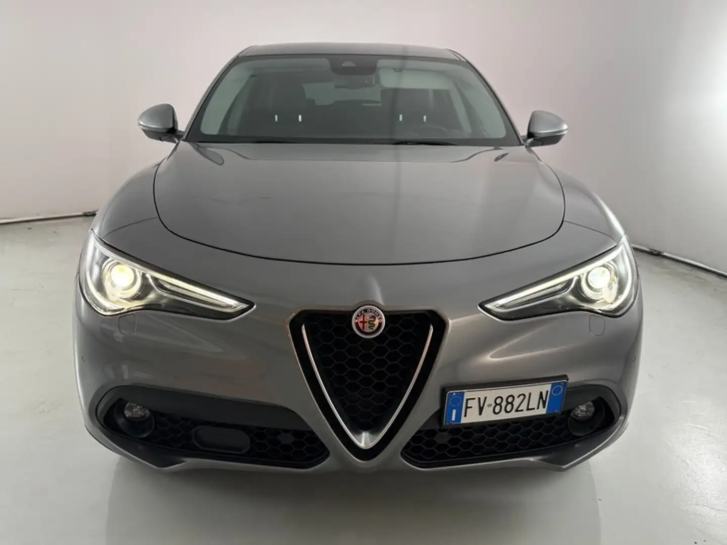 Alfa Romeo Stelvio 2.2 Turbo Executive Grigio - 2