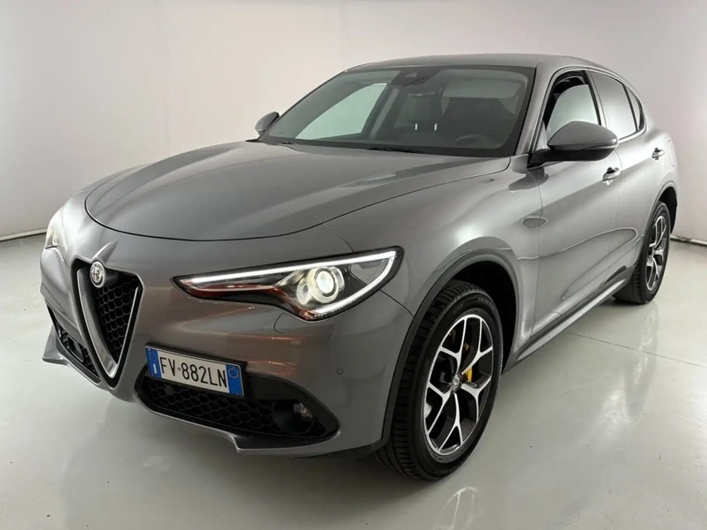Alfa Romeo Stelvio 2.2 Turbo Executive Grigio - 1