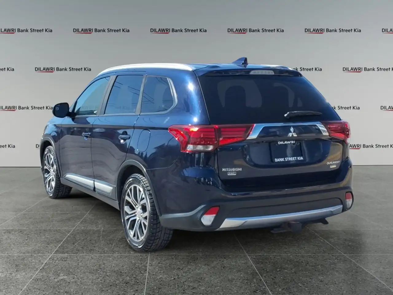 Mitsubishi Outlander снимка Mitsubishi Outlander