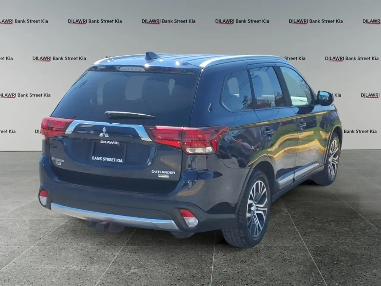 Mitsubishi Outlander снимка Mitsubishi Outlander