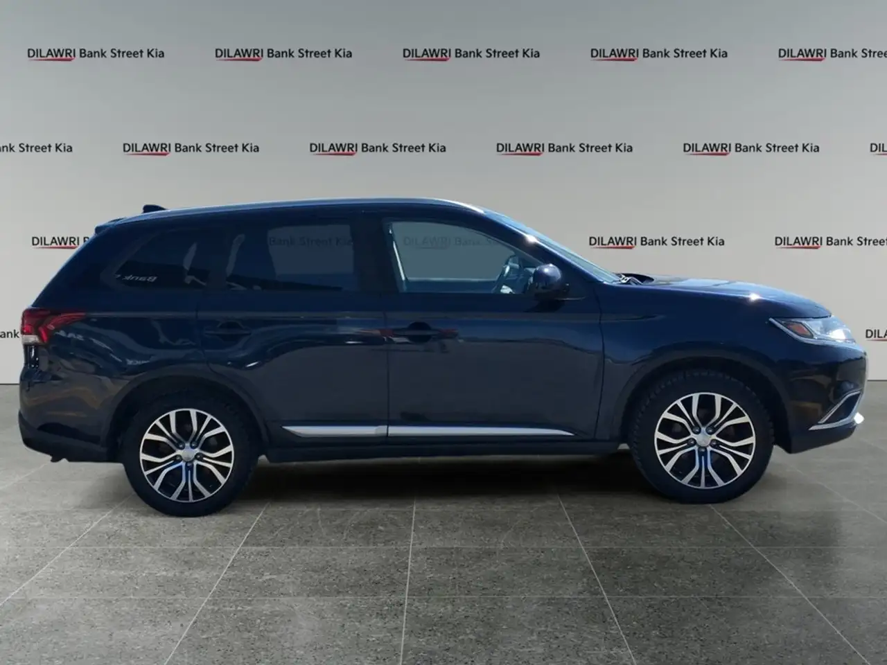 Mitsubishi Outlander снимка Mitsubishi Outlander