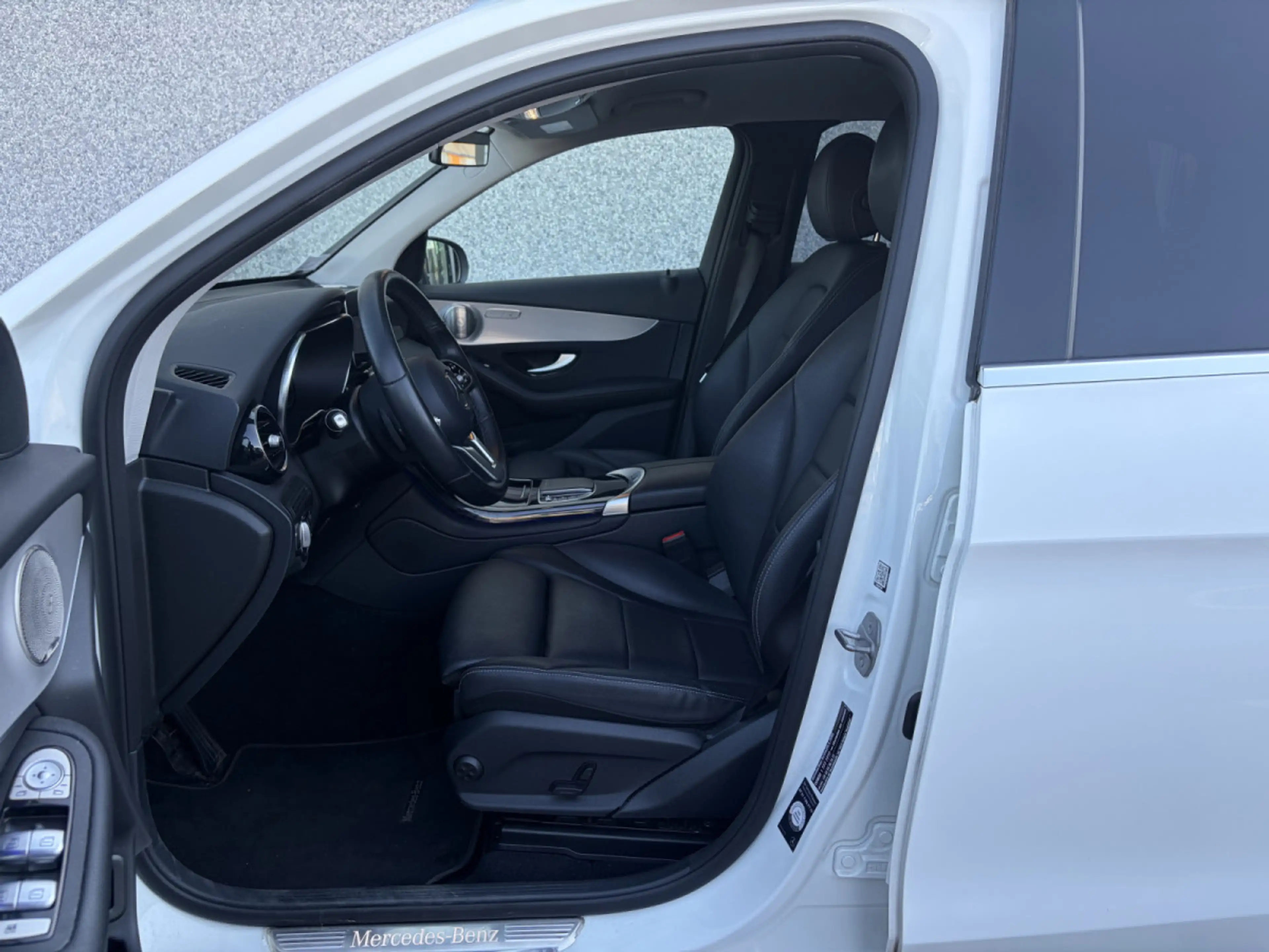 Mercedes-Benz GLC 300 GLC300e 4MATIC/ SUSPENSIONS PNEUMATIQUES/ BURMESTE — photo 5