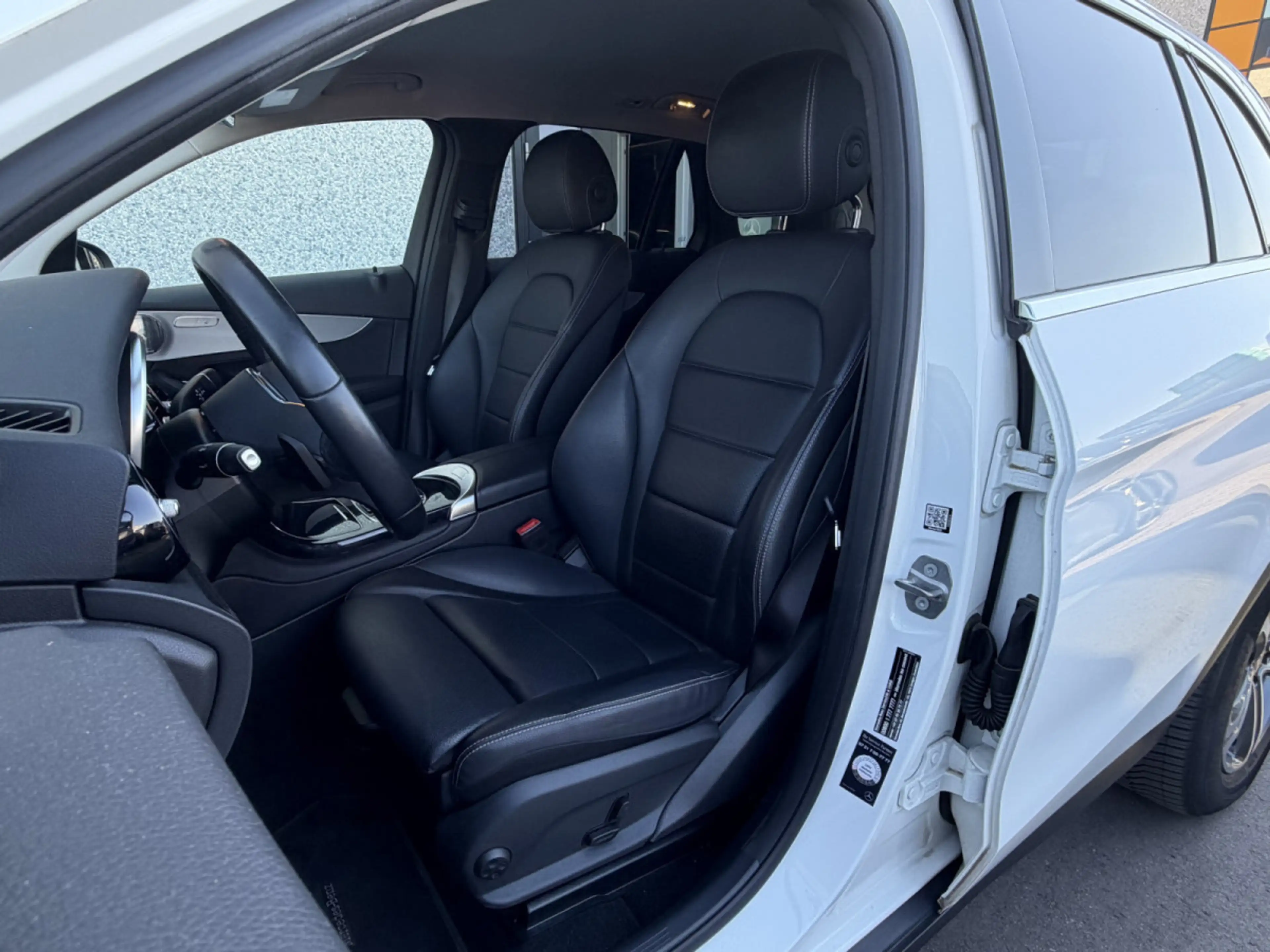 Mercedes-Benz GLC 300 GLC300e 4MATIC/ SUSPENSIONS PNEUMATIQUES/ BURMESTE — photo 6