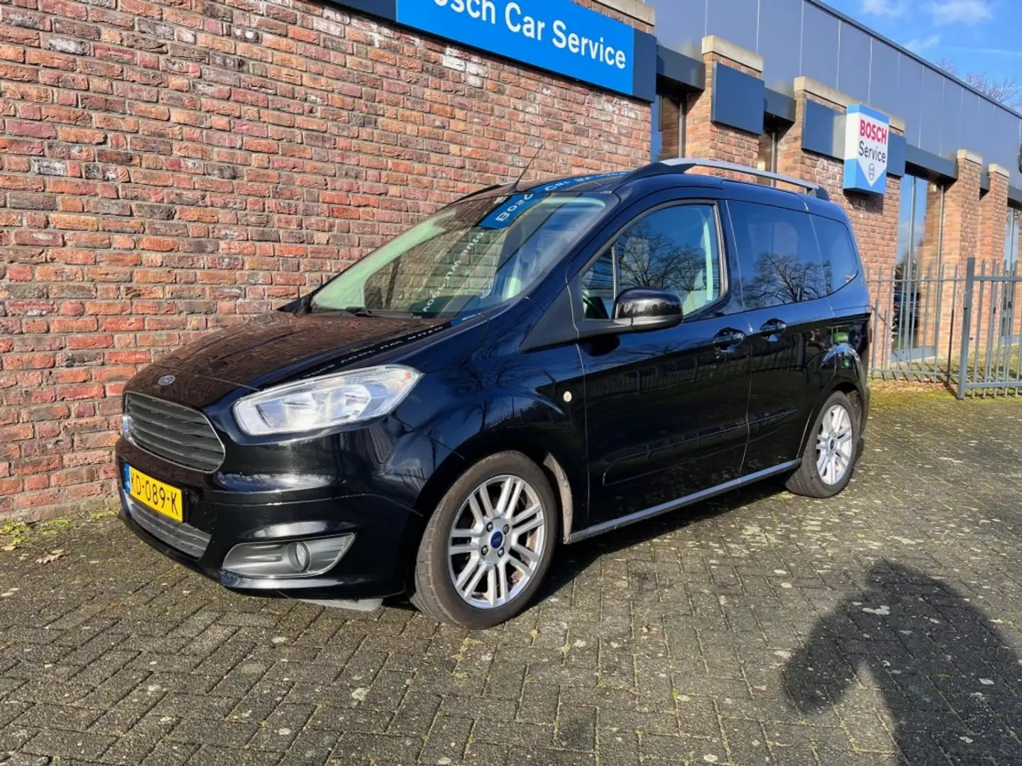 Ford Tourneo Courier 1.0 ECOBOOST 100PK TITANIUM PDC crna - 1