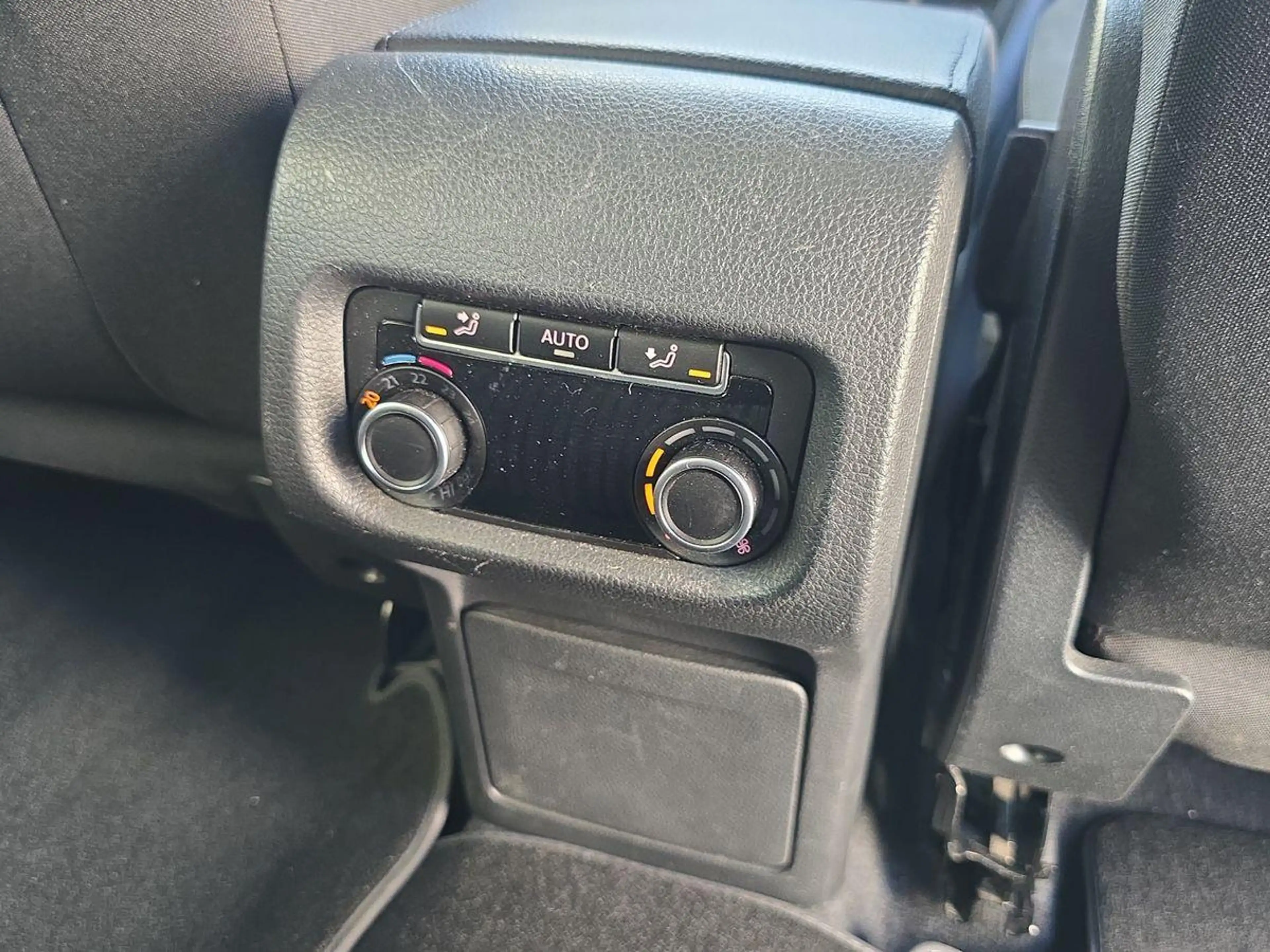 SEAT Alhambra 1.4 TSI AHK ACC 1-KINDESITZ R-KAM  XENON — photo 12