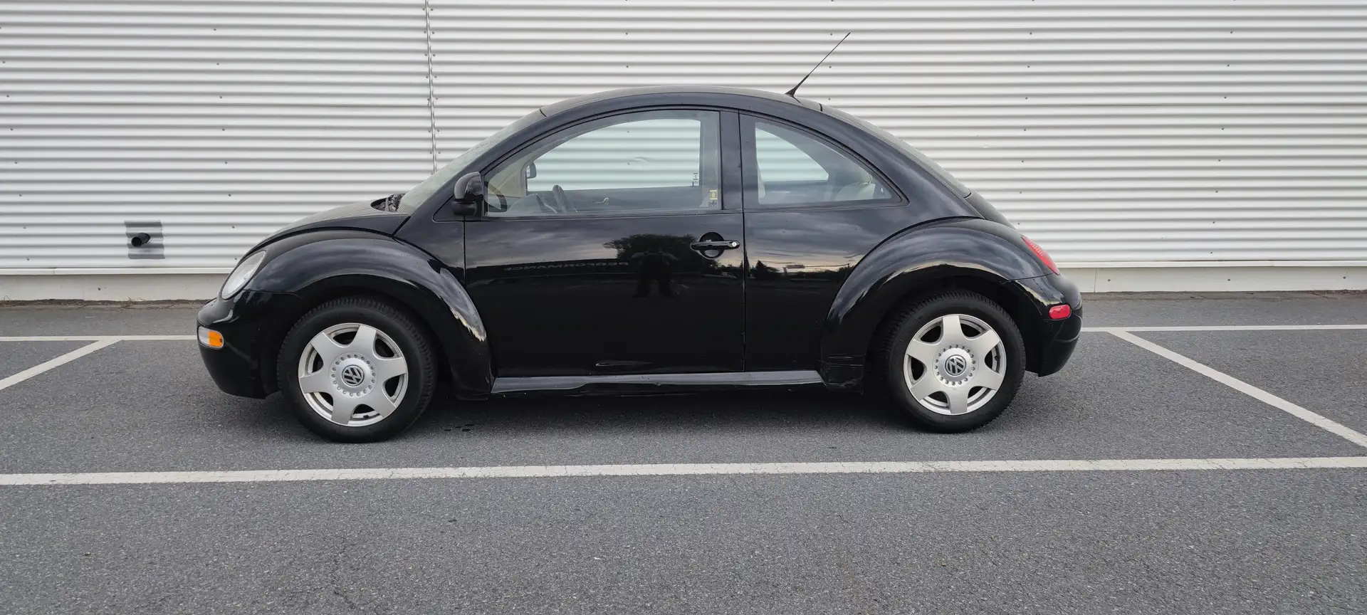Volkswagen New Beetle 2.0i Klima+Alu+Sitzheizung 1-Hand USA/MexicoModell Schwarz - 1