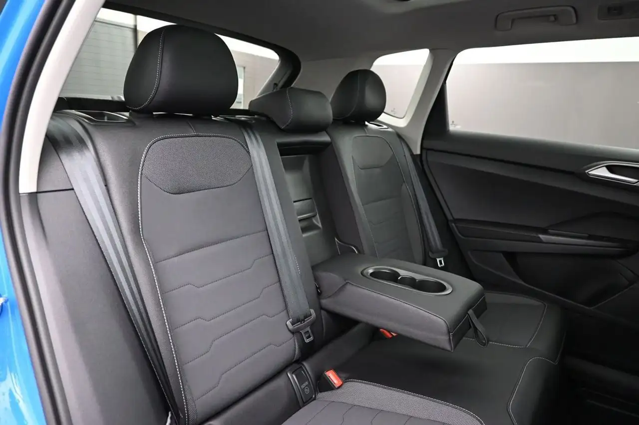 Volkswagen Taos снимка Volkswagen Taos