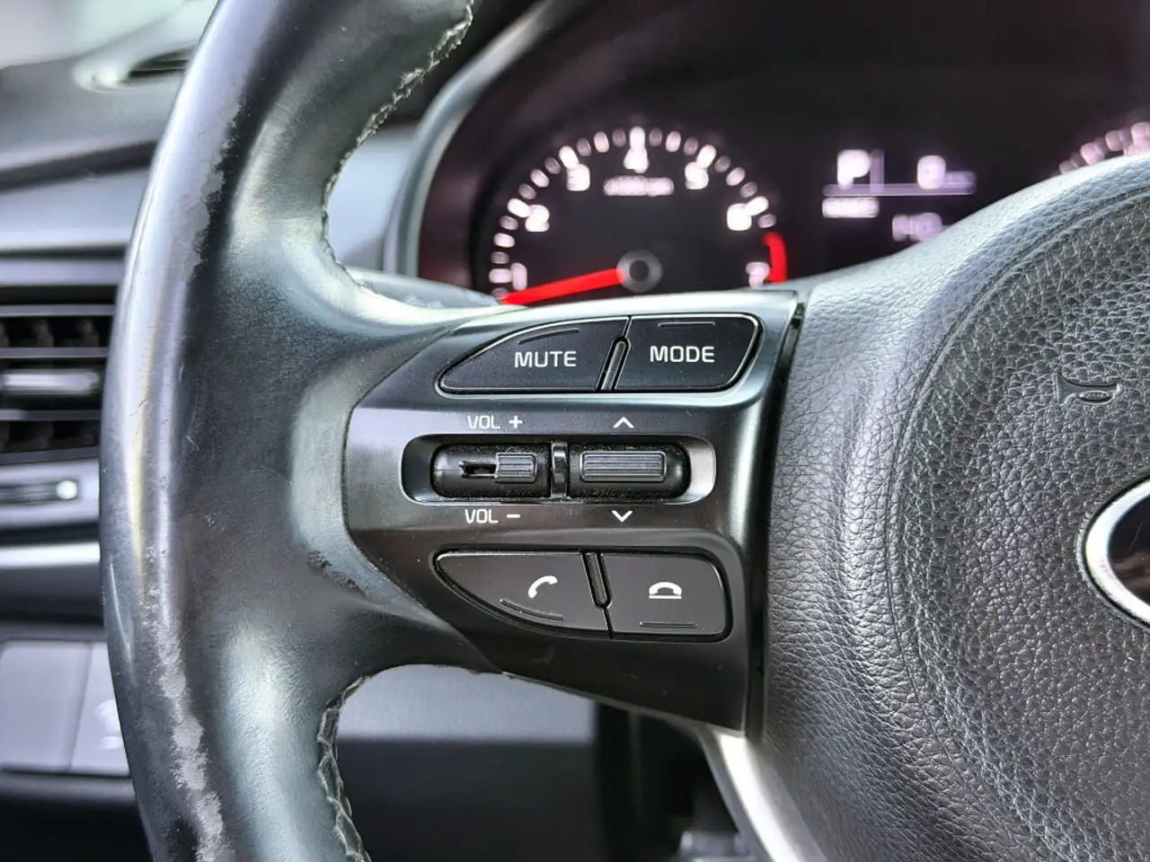 Kia Rio снимка Kia Rio