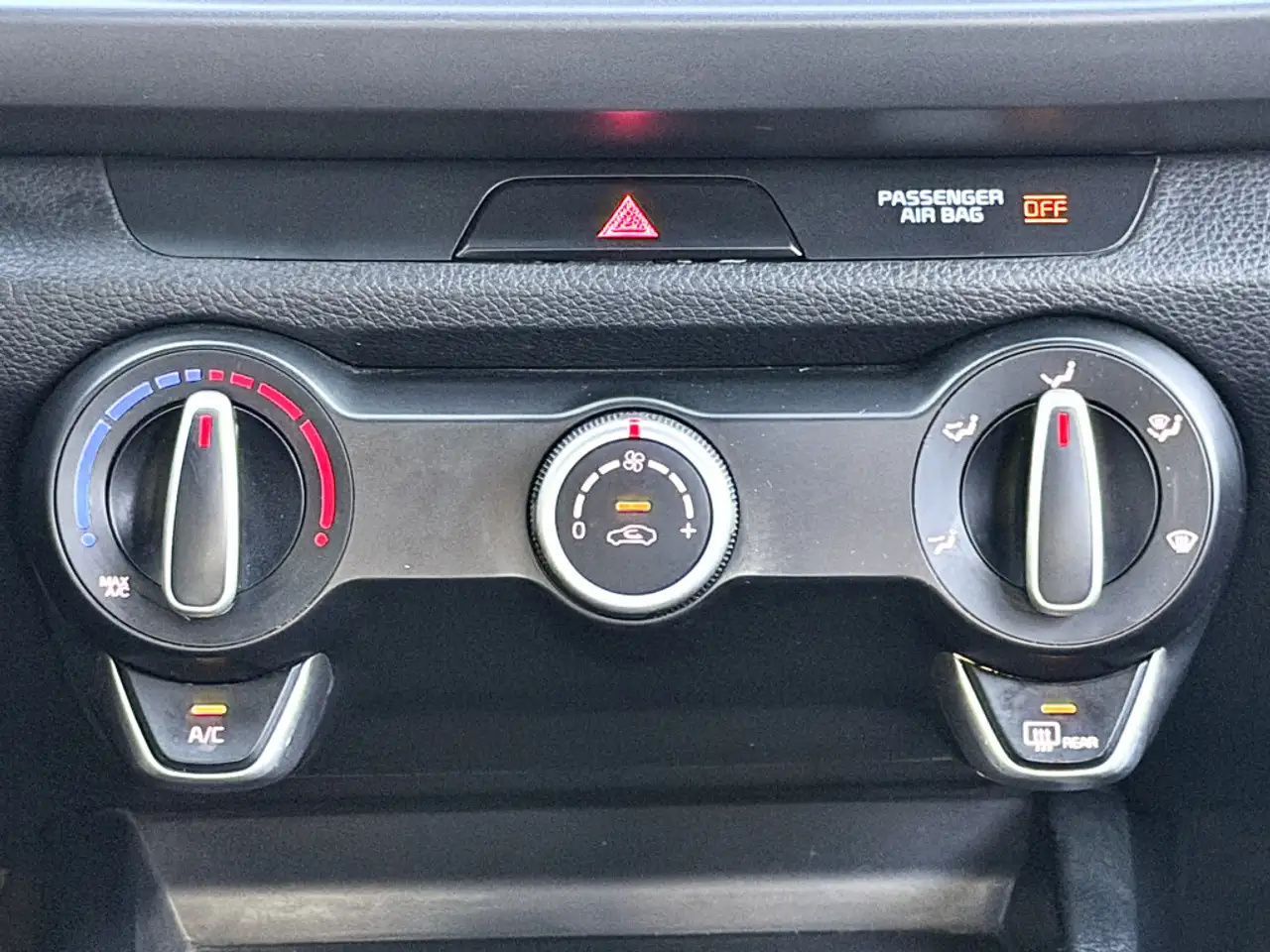 Kia Rio снимка Kia Rio