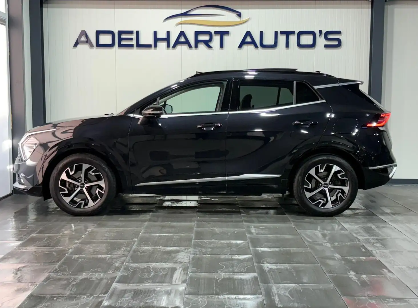 Kia Sportage 1.6 T-GDi 230 PK MHEV DynamicPlusLine / Panorama d Zwart - 2