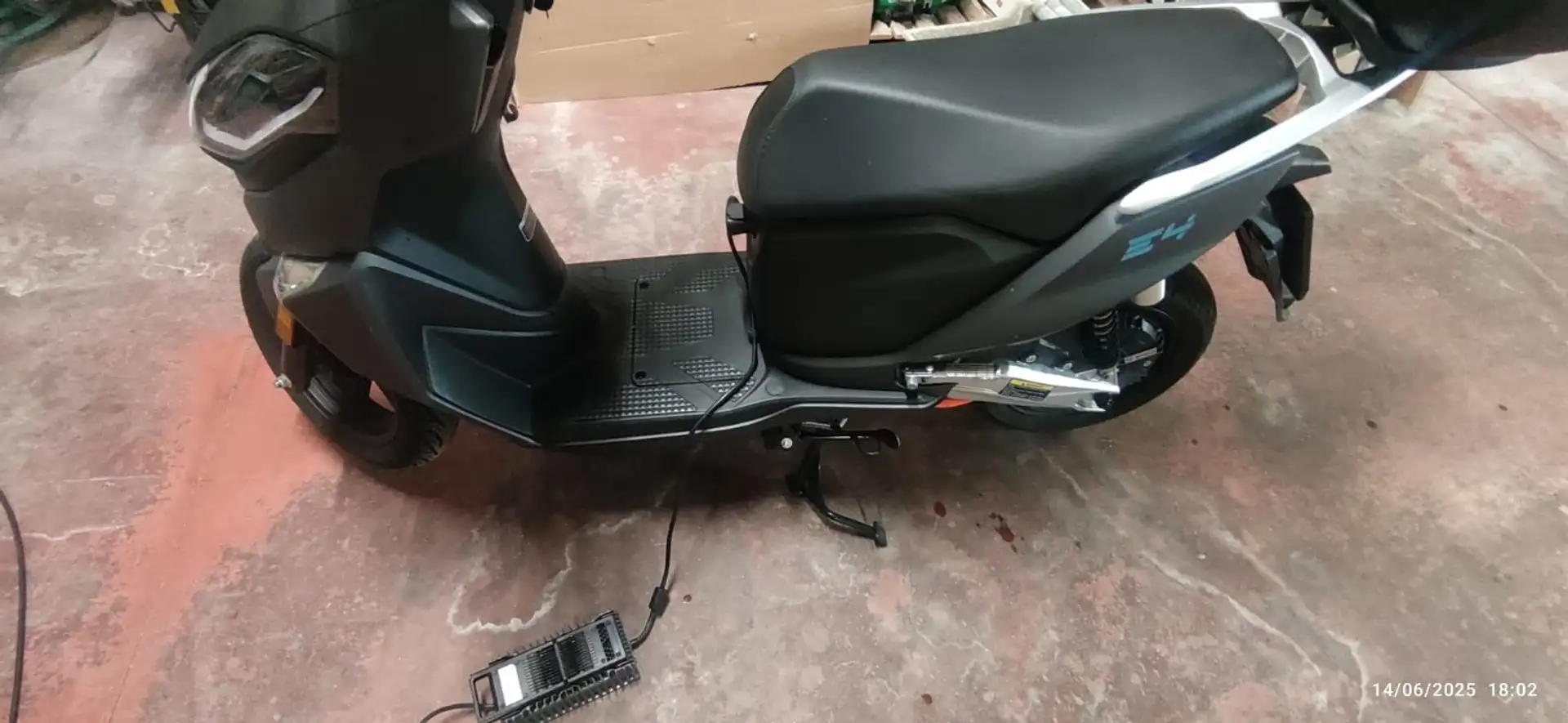 Lifan E4 Grigio - 1