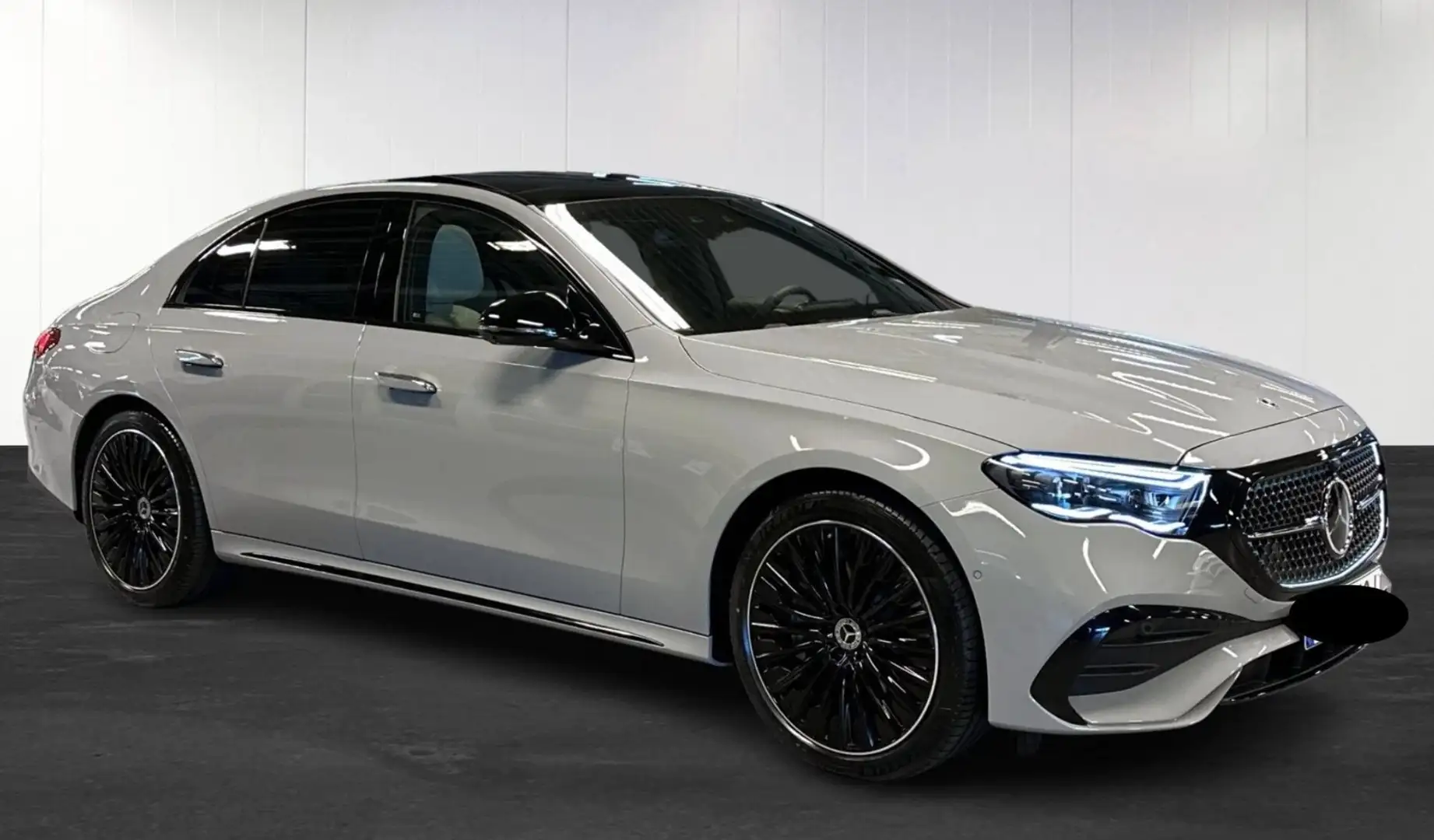 Mercedes-Benz E 300 de 4Matic AMG Line Premium Grau - 2