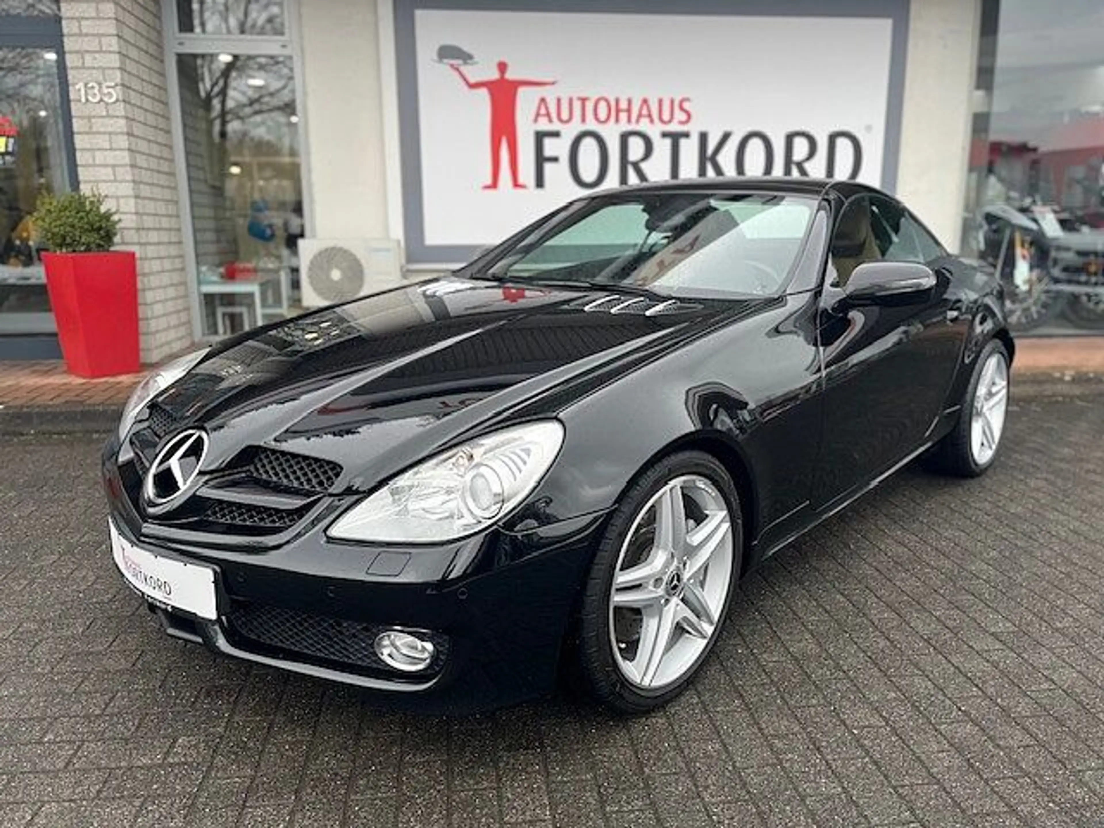 Mercedes-Benz SLK 350 - Navi, SHZ, BT-FSA, Klimaautom. ... - sehr gepfle — photo 3