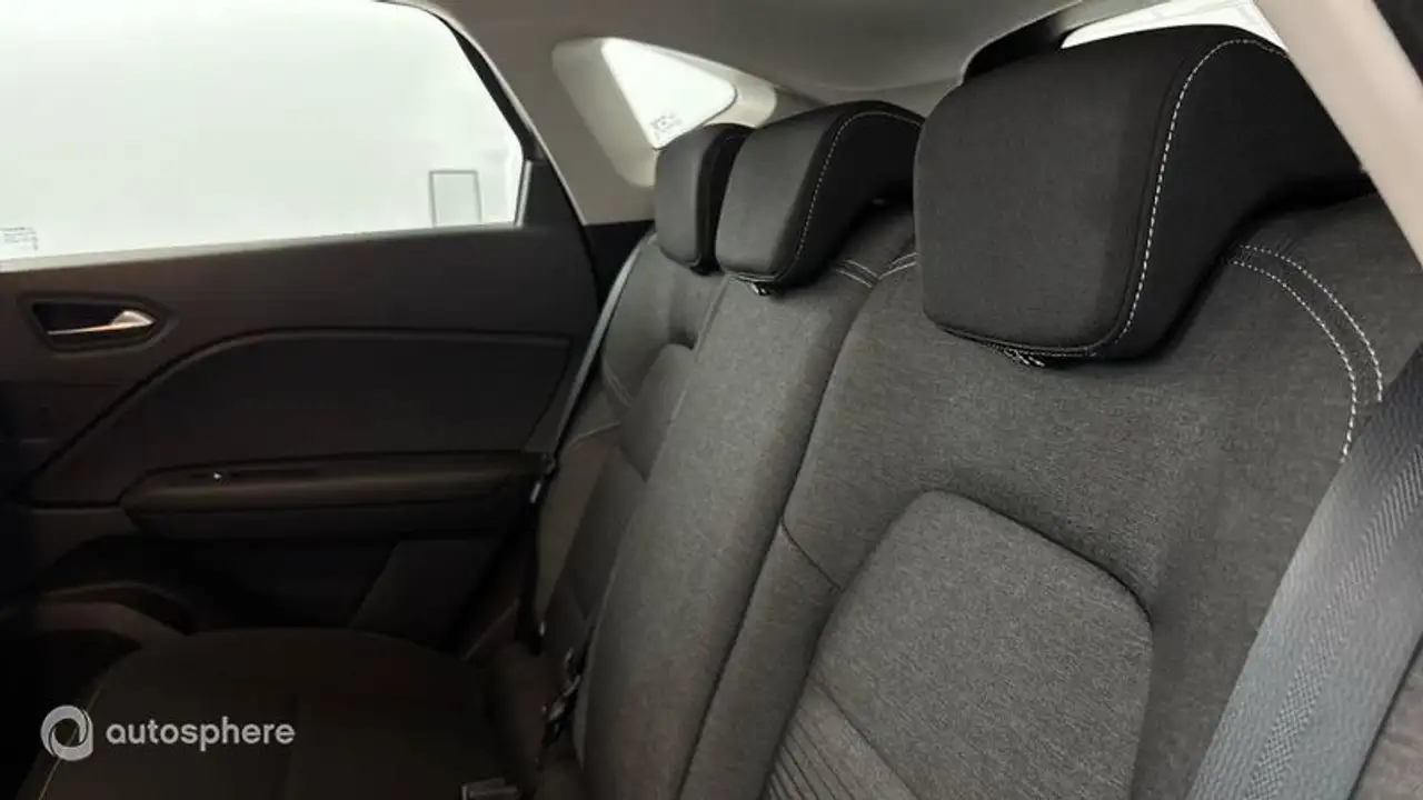 Renault Captur — photo 13