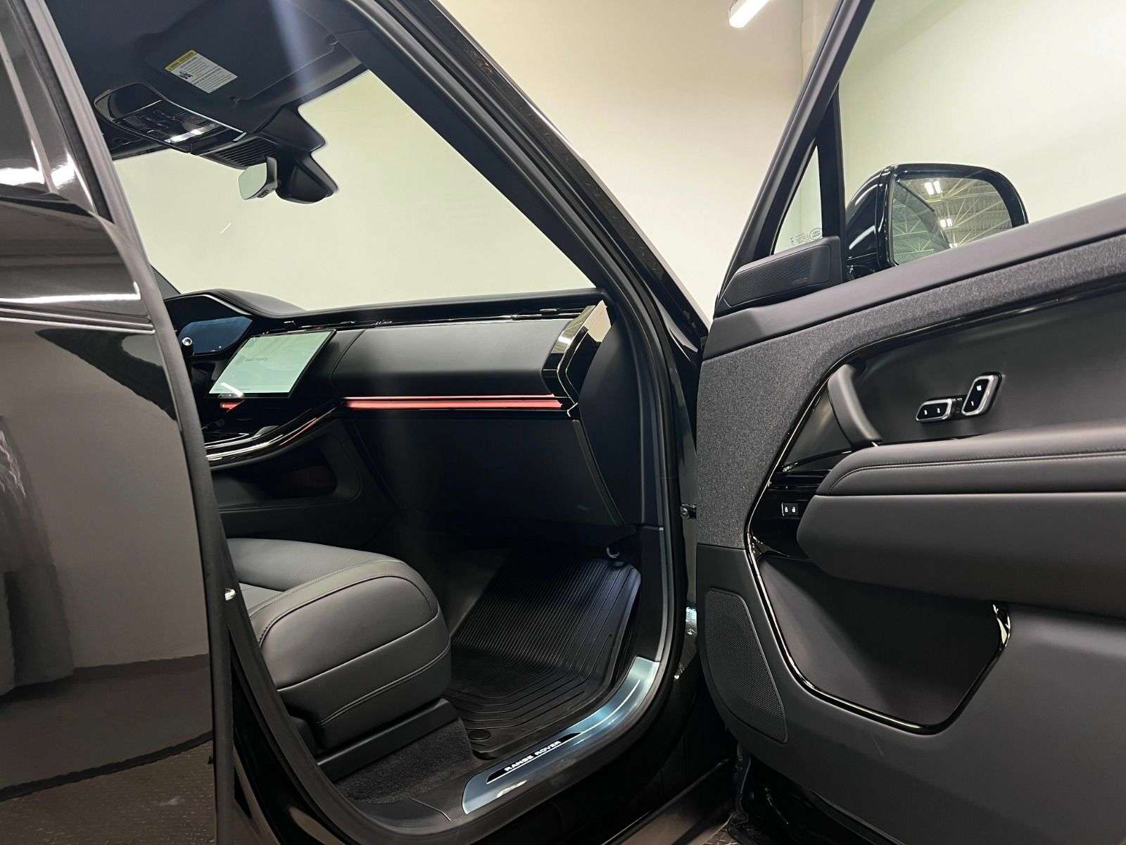2026 Land Rover Range Rover Sport P400 DYNAMIC HSE thumb 25