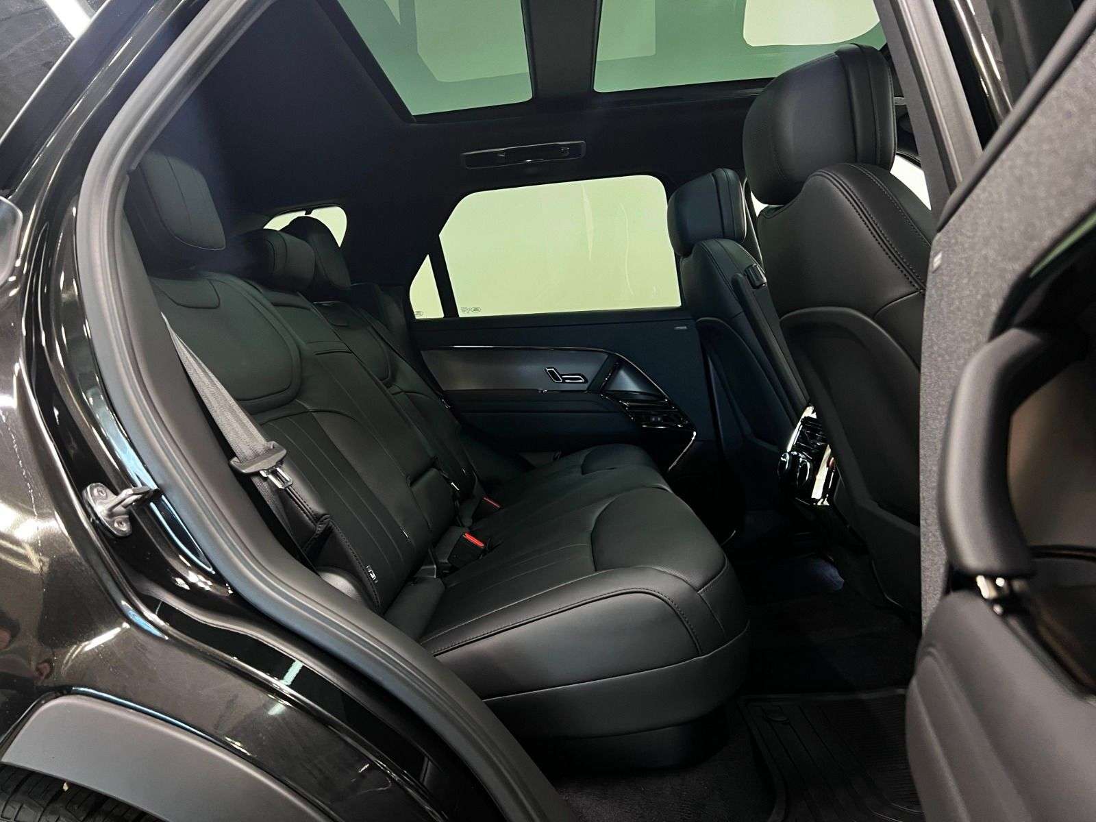 2026 Land Rover Range Rover Sport P400 DYNAMIC HSE thumb 22