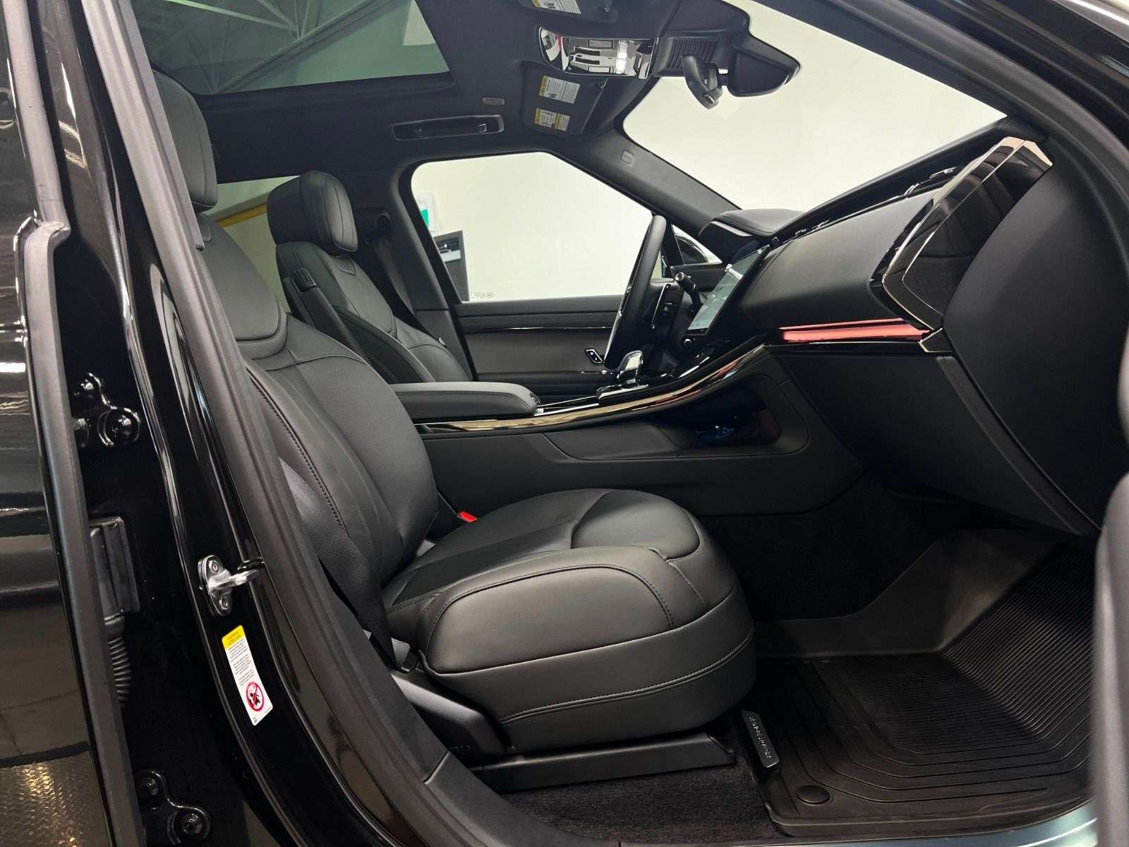 2026 Land Rover Range Rover Sport P400 DYNAMIC HSE alt 5