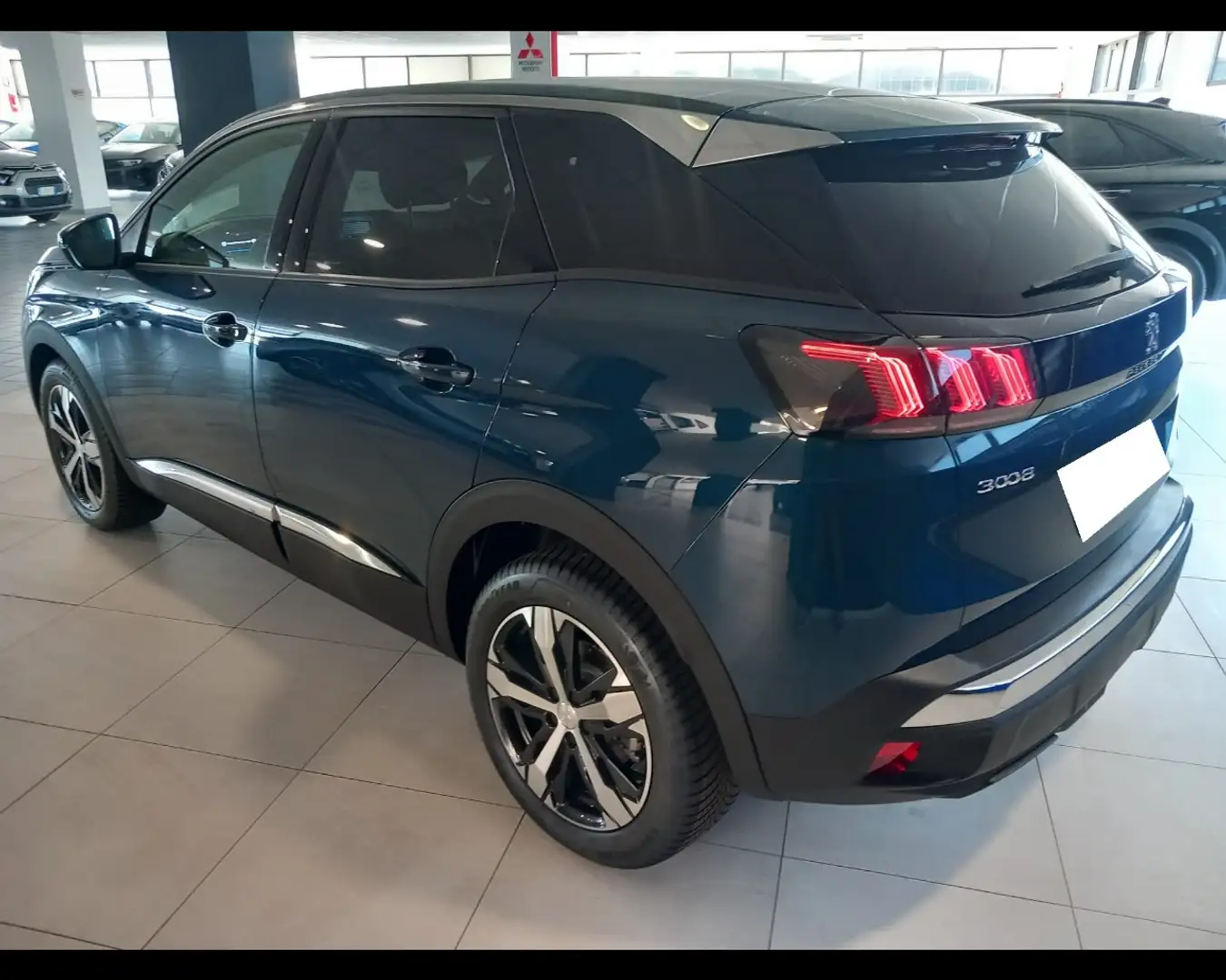 Peugeot 3008 1.5 BlueHDi Allure Pack Blau - 2