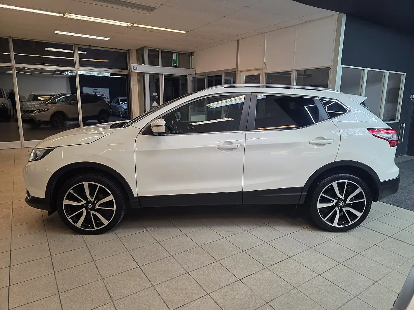 Nissan Qashqai 1,2 DIG-T Tekna*Vollausstattung*Perlweiß * Weiß - 2