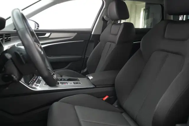 Audi A6 view 11