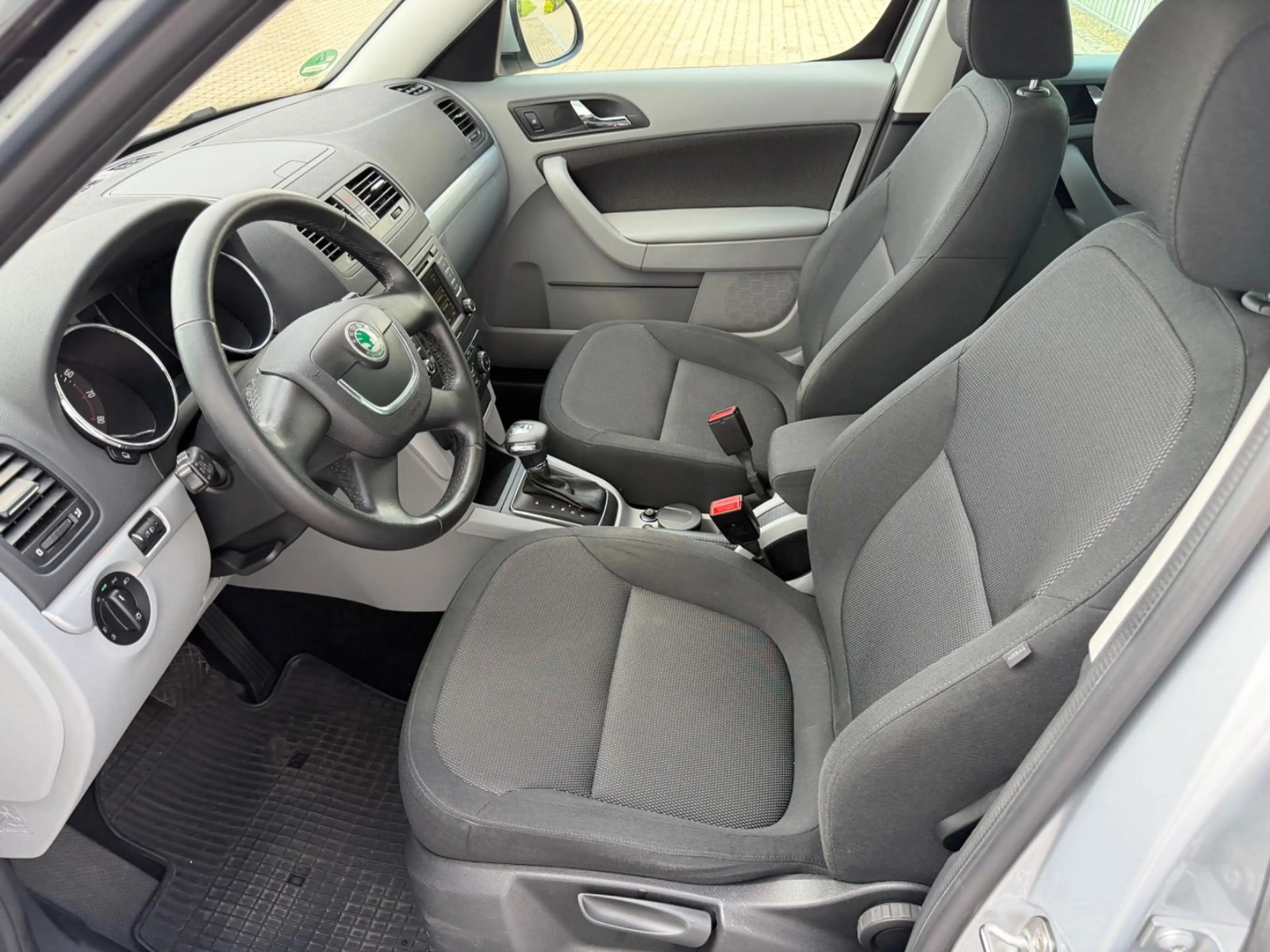 Skoda Yeti Ambition Plus Edition/1-Hand/PDC/SHZ/ — photo 14
